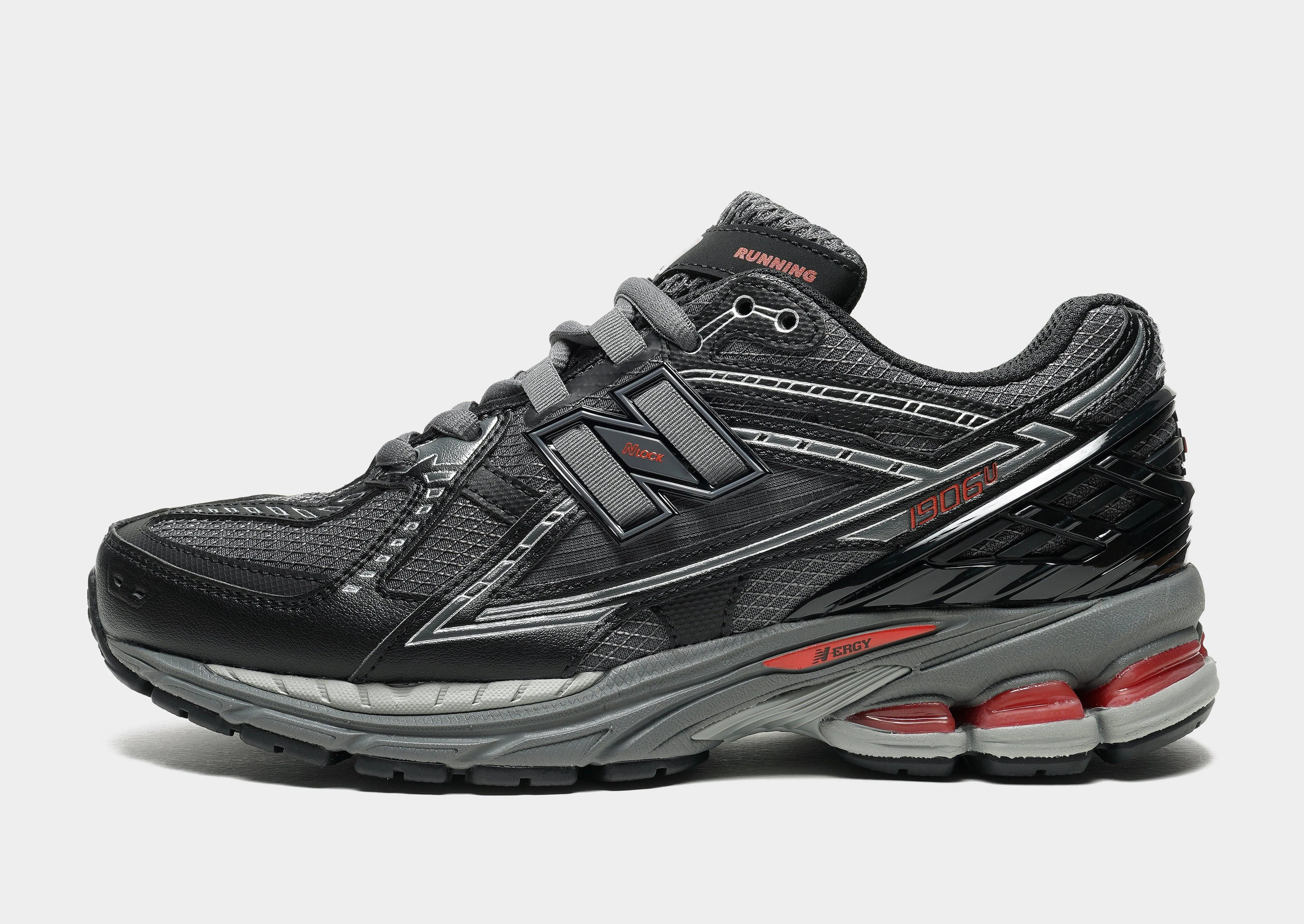 Customizable Fit running on a track oval 1906