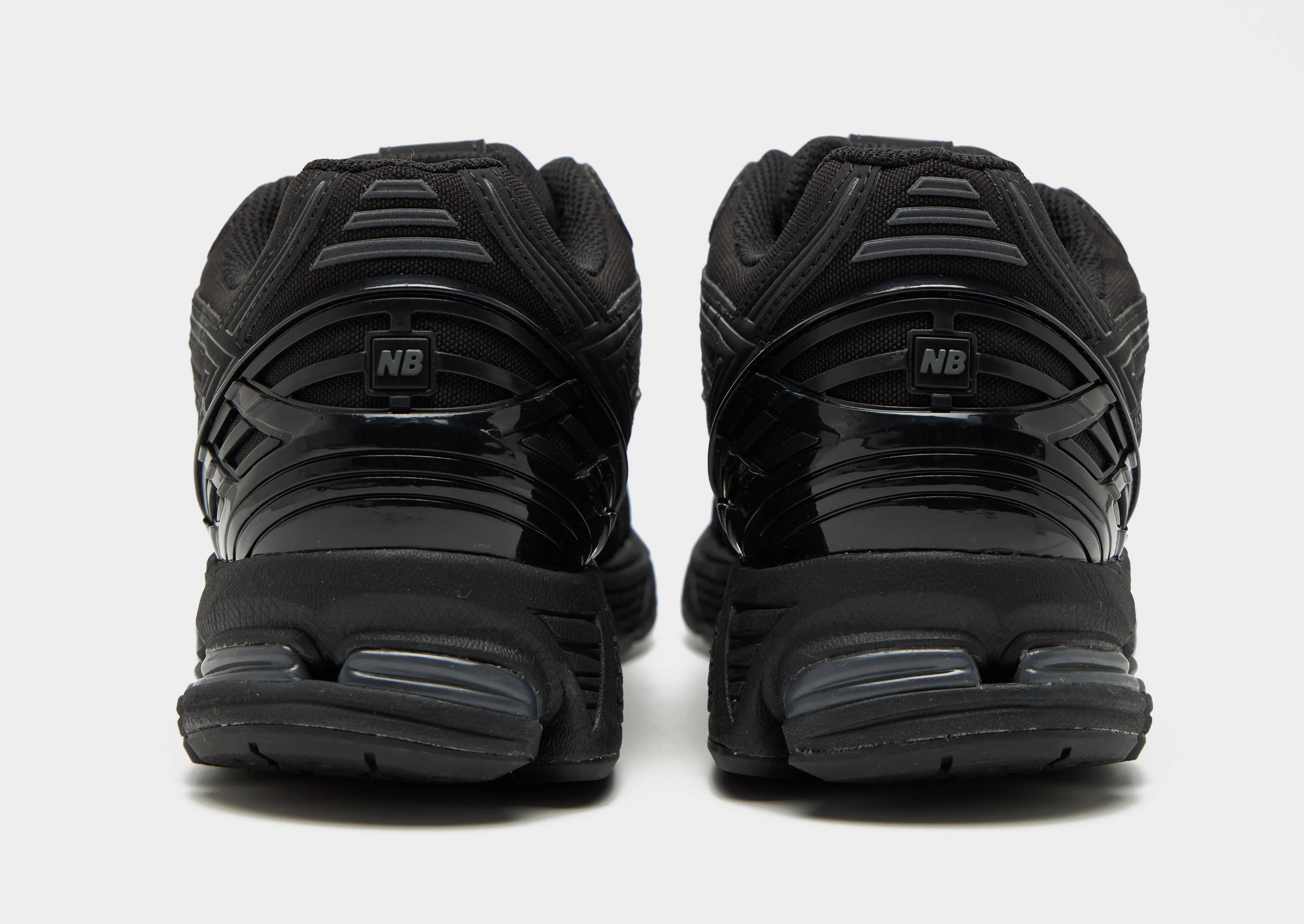 1906 slip - resistant sole shoes