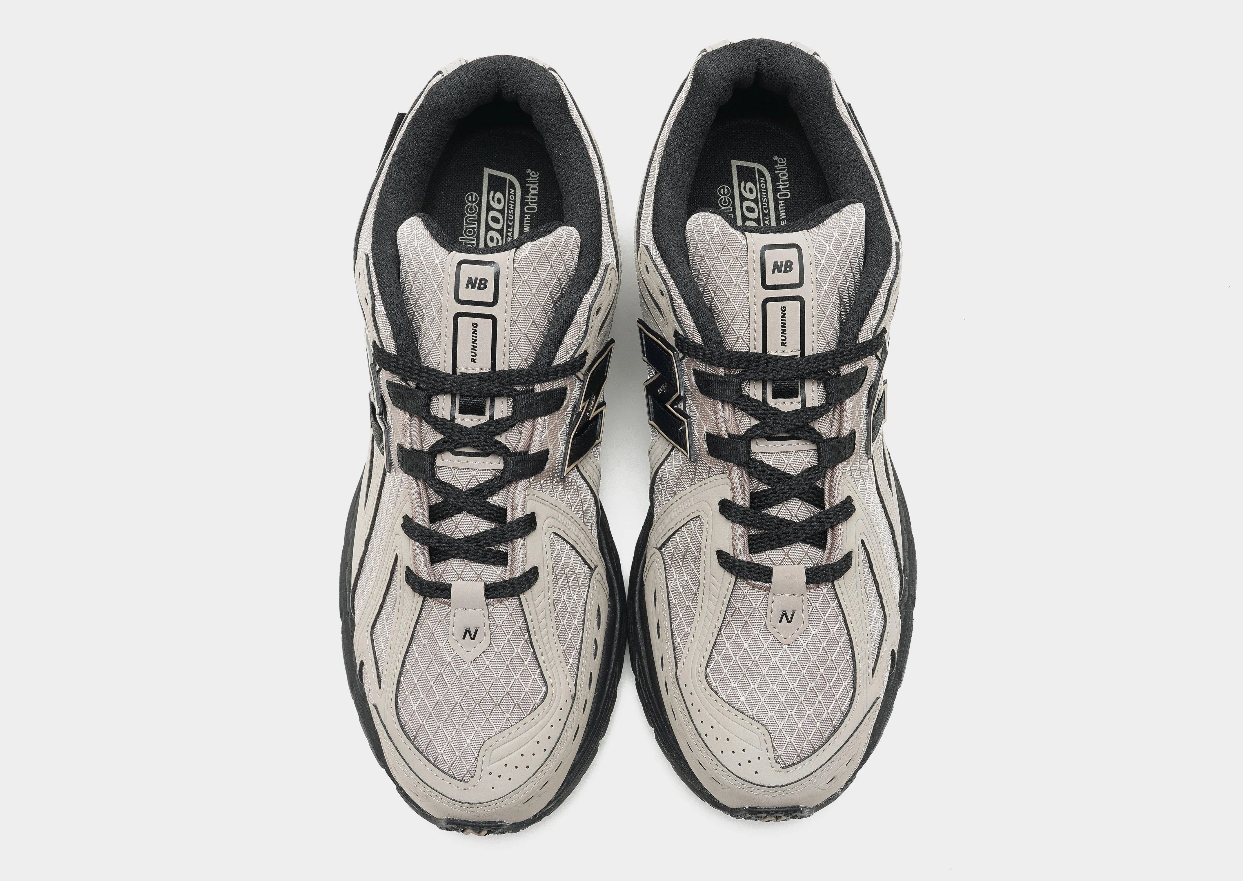 1906R thick sole shoes Rough surface running