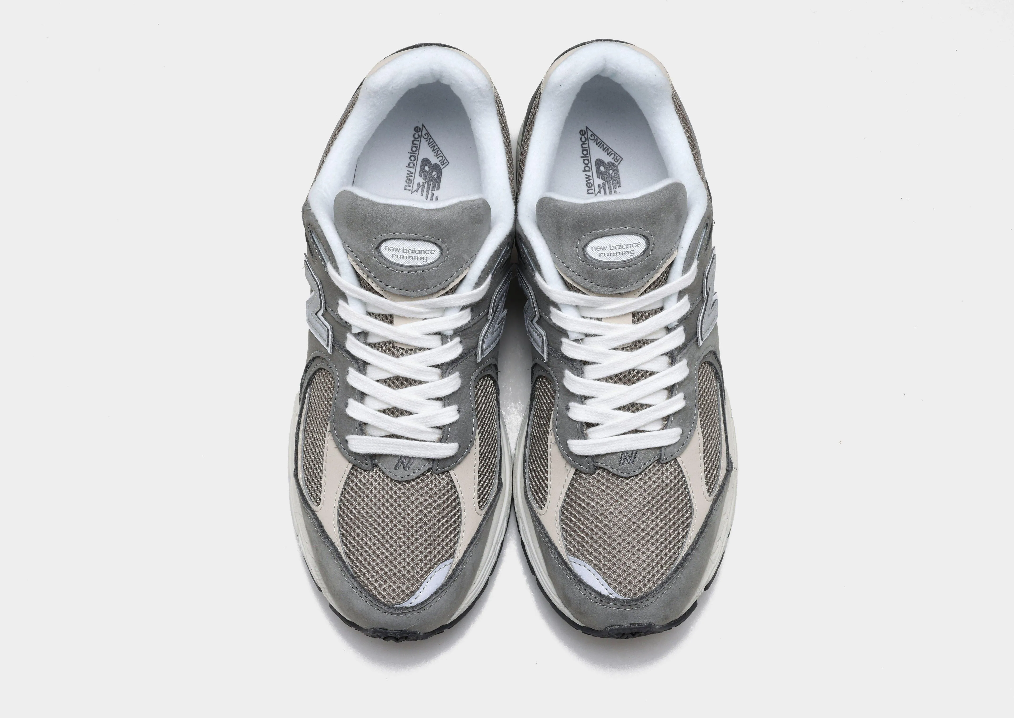 kids' size running on a clay track shoes 2002R