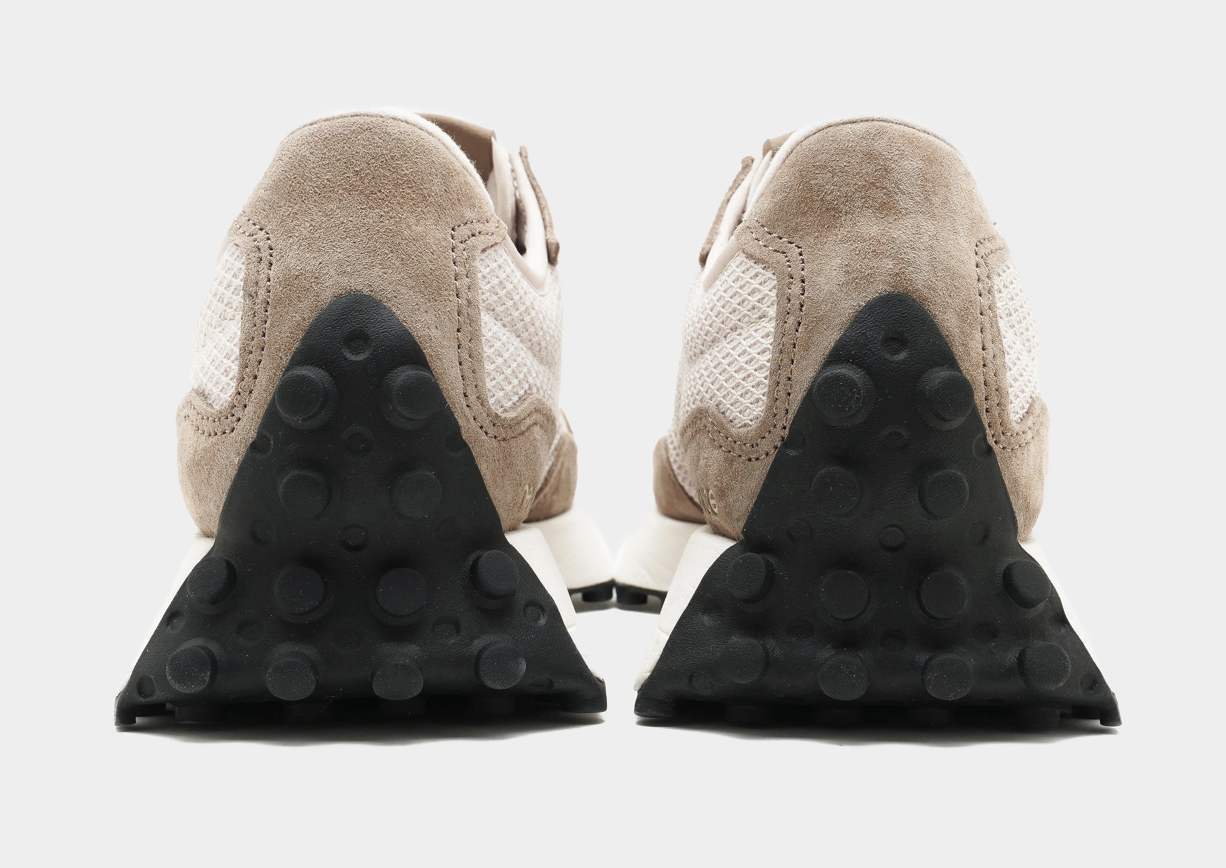 327 Women's racing - flats
