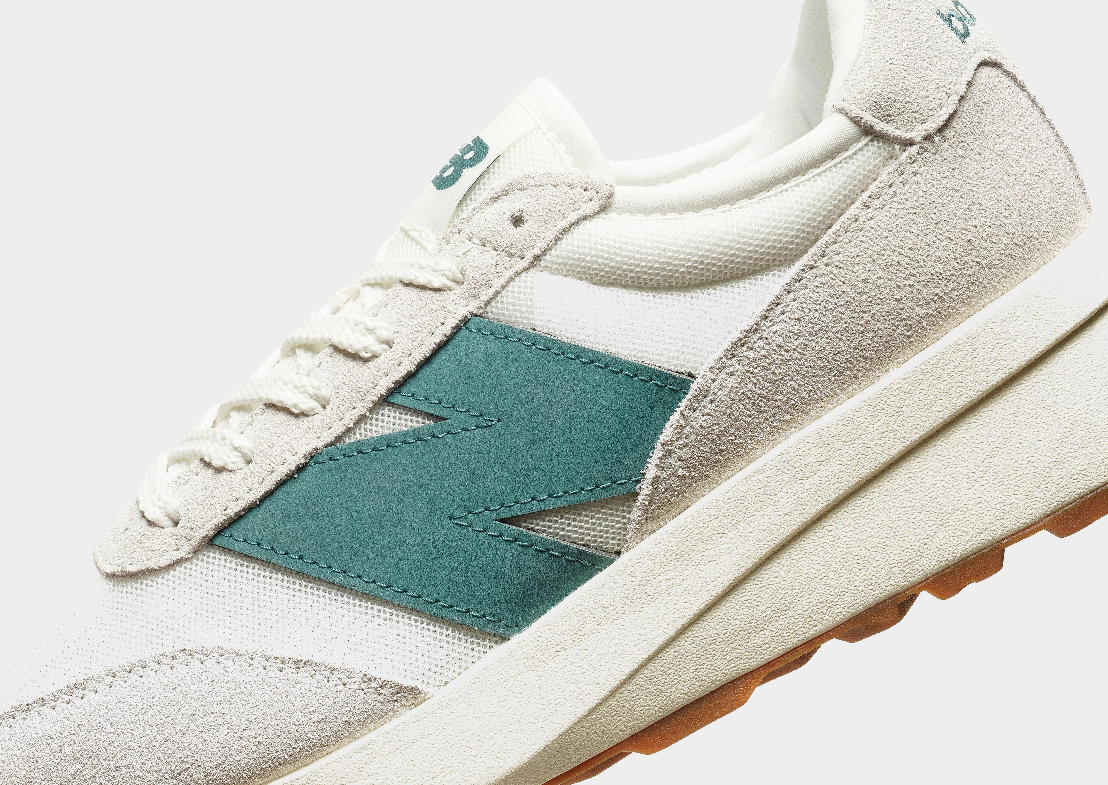 370 men's sports shoes gym goer