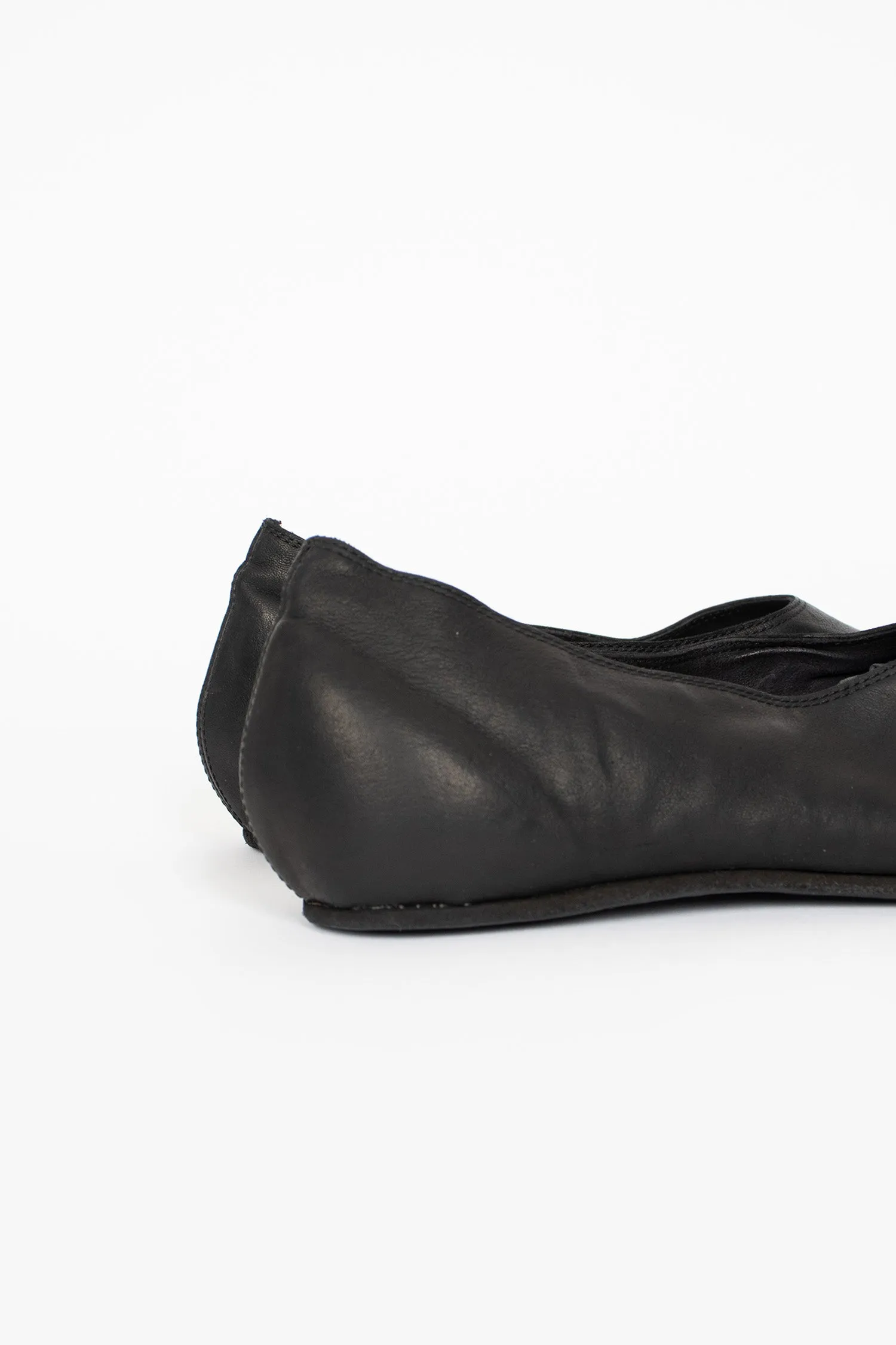626R Full Grain Ballerina Slip On BLKT Comfort Lining Trail Runner