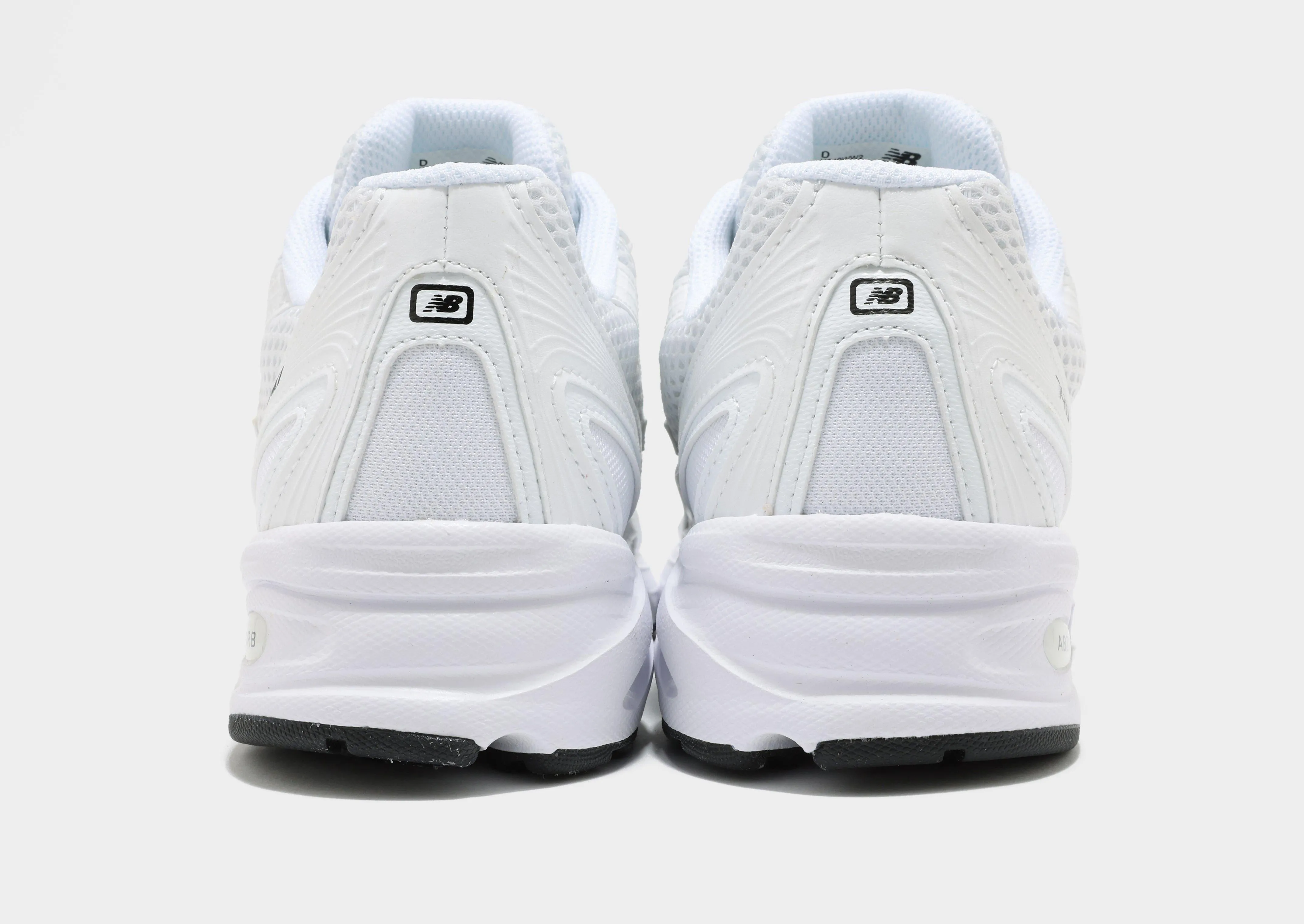 shock - dispersing shoes 740