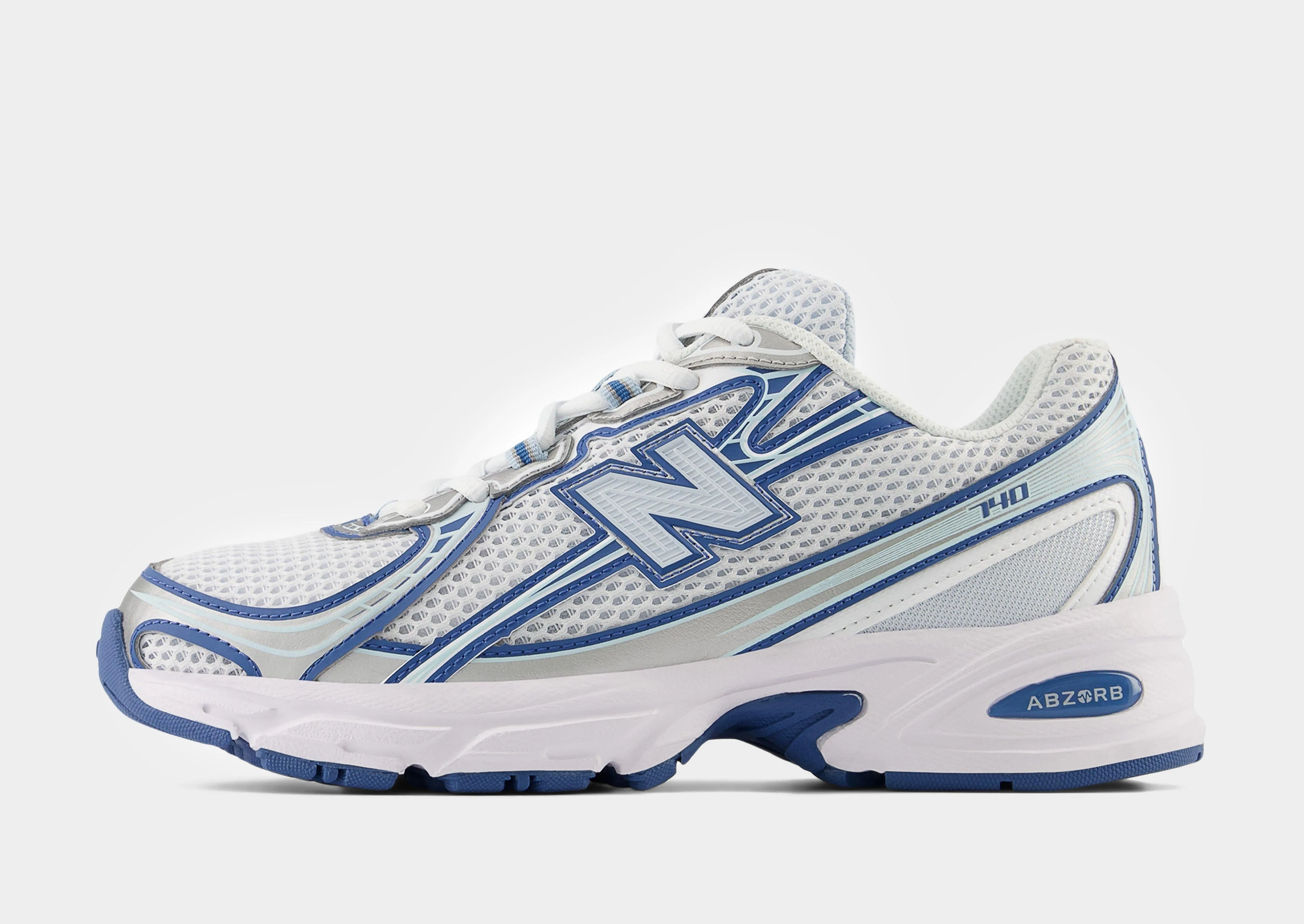 740 air pockets running in a golf course area shoes