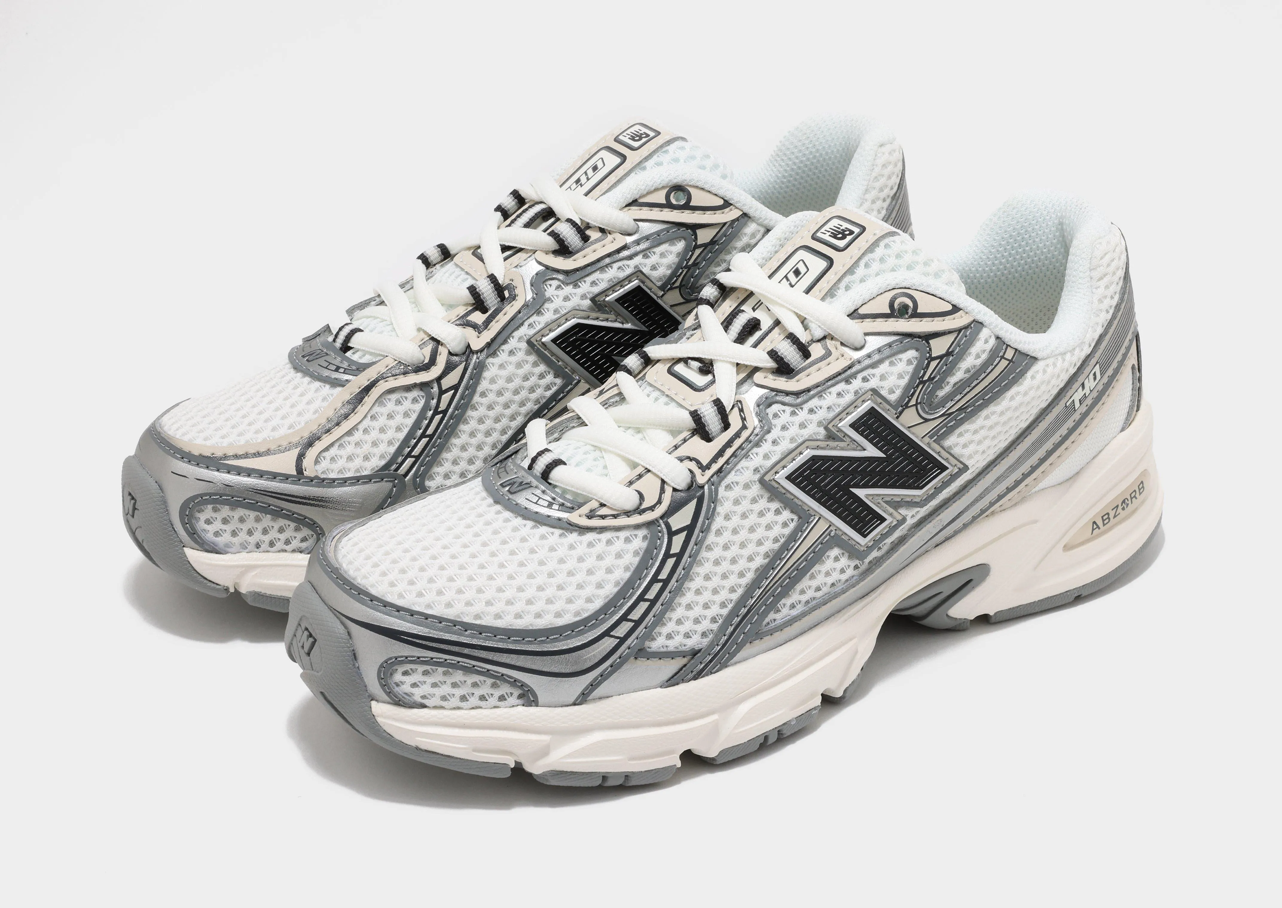 740 Women's casual running shoe usage