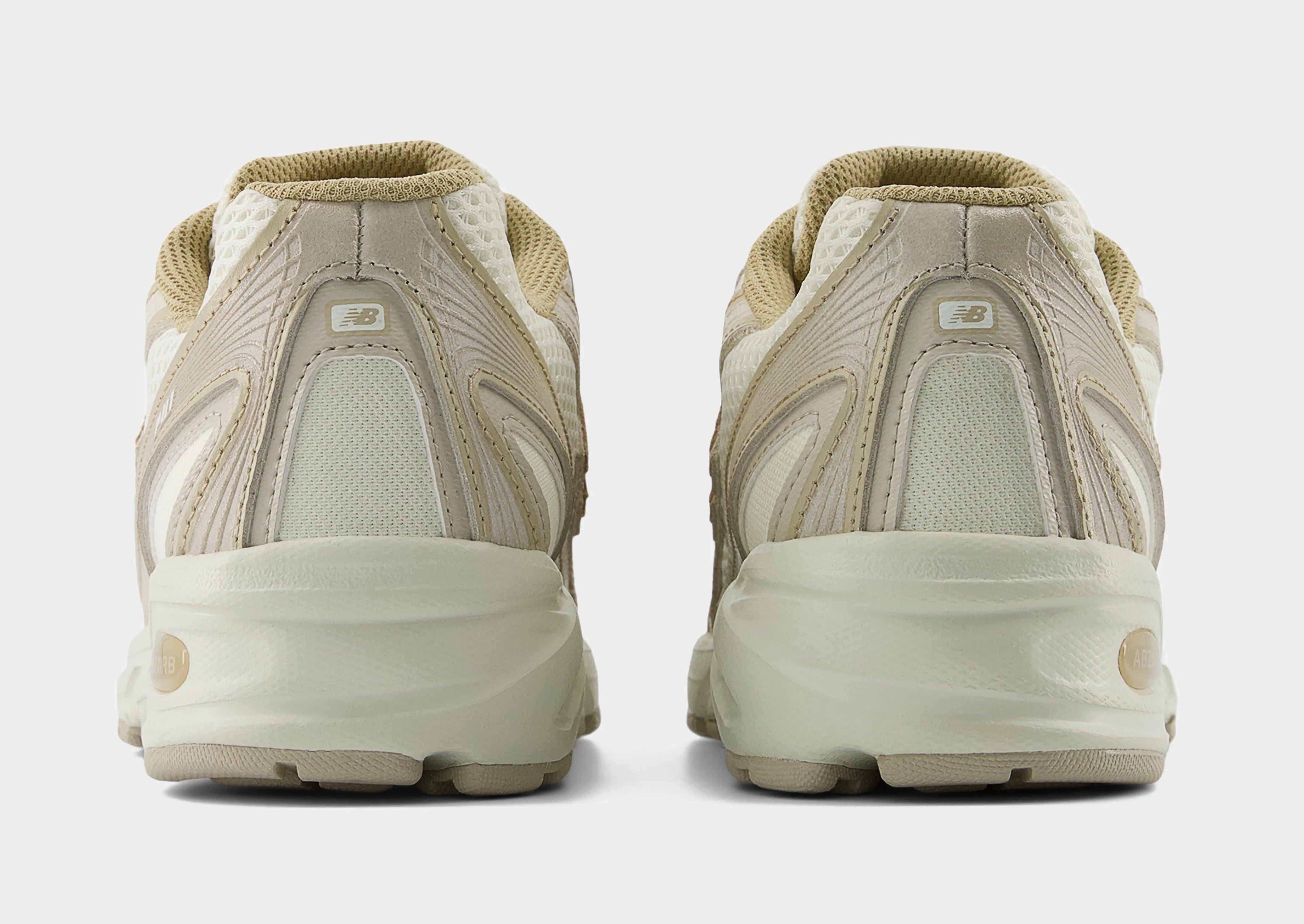 low - performance shoes 740 Women's