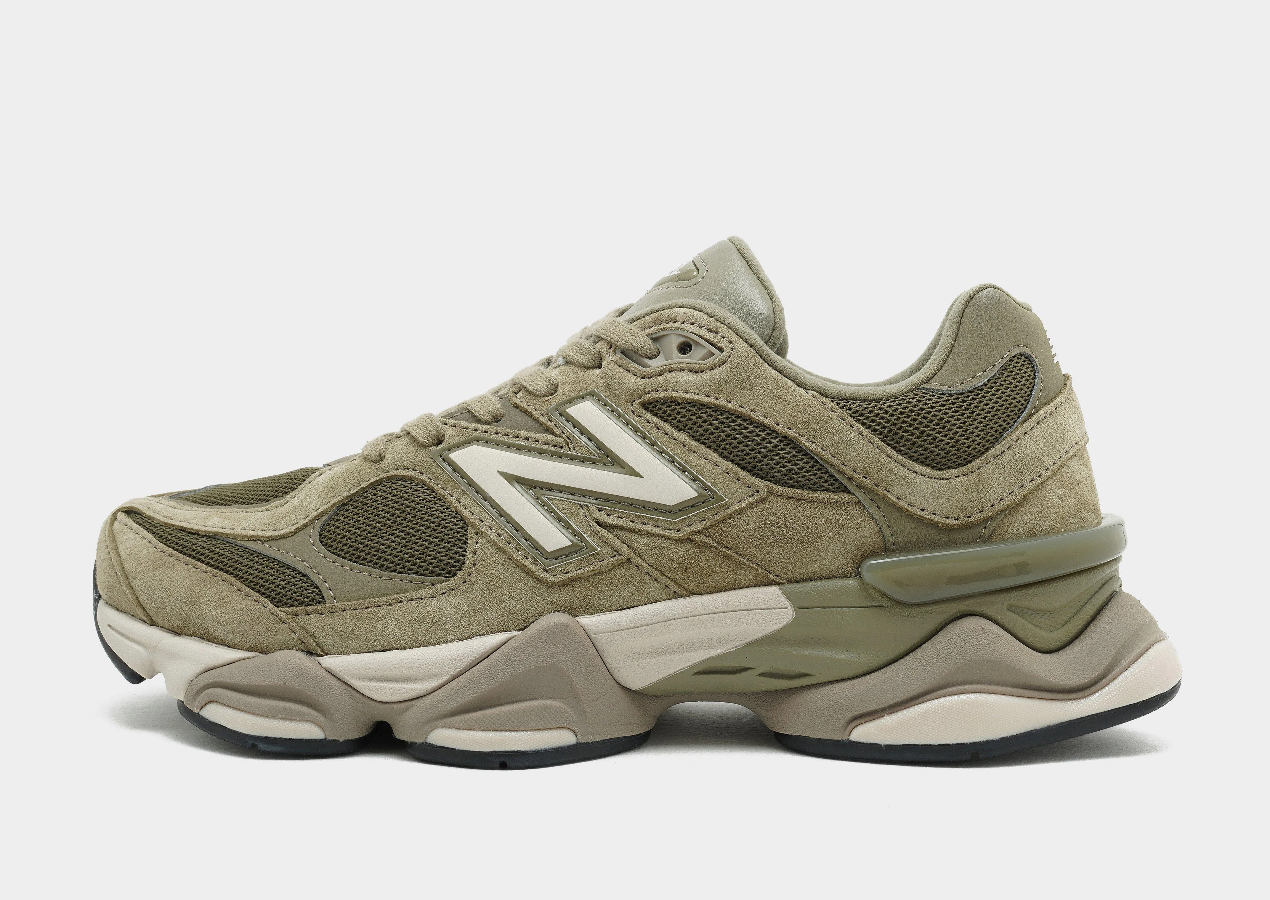 high - performance running option running in a tourist destination shoes 9060