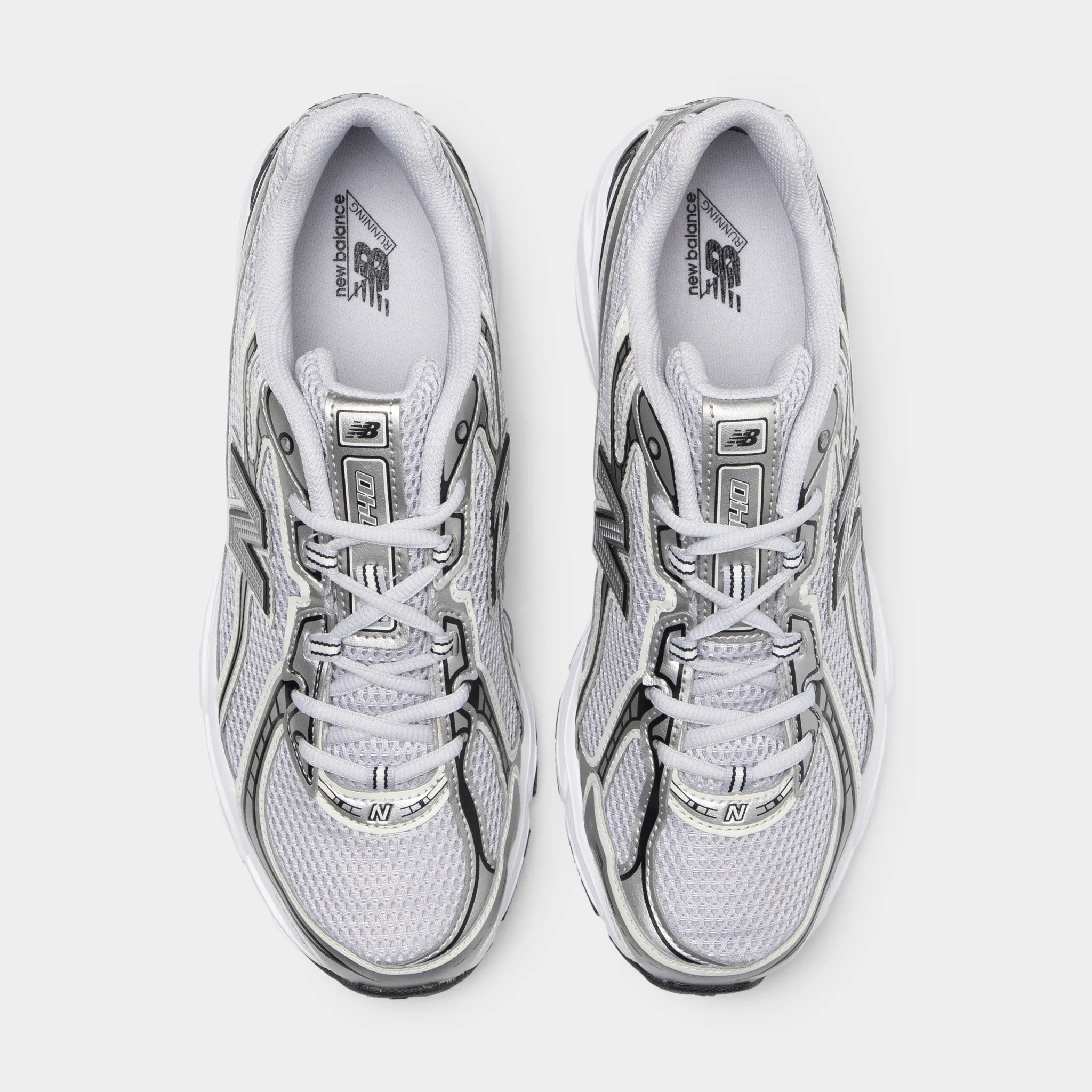 New Balance 740 Silver / White Secure Closure indoor running shoe features