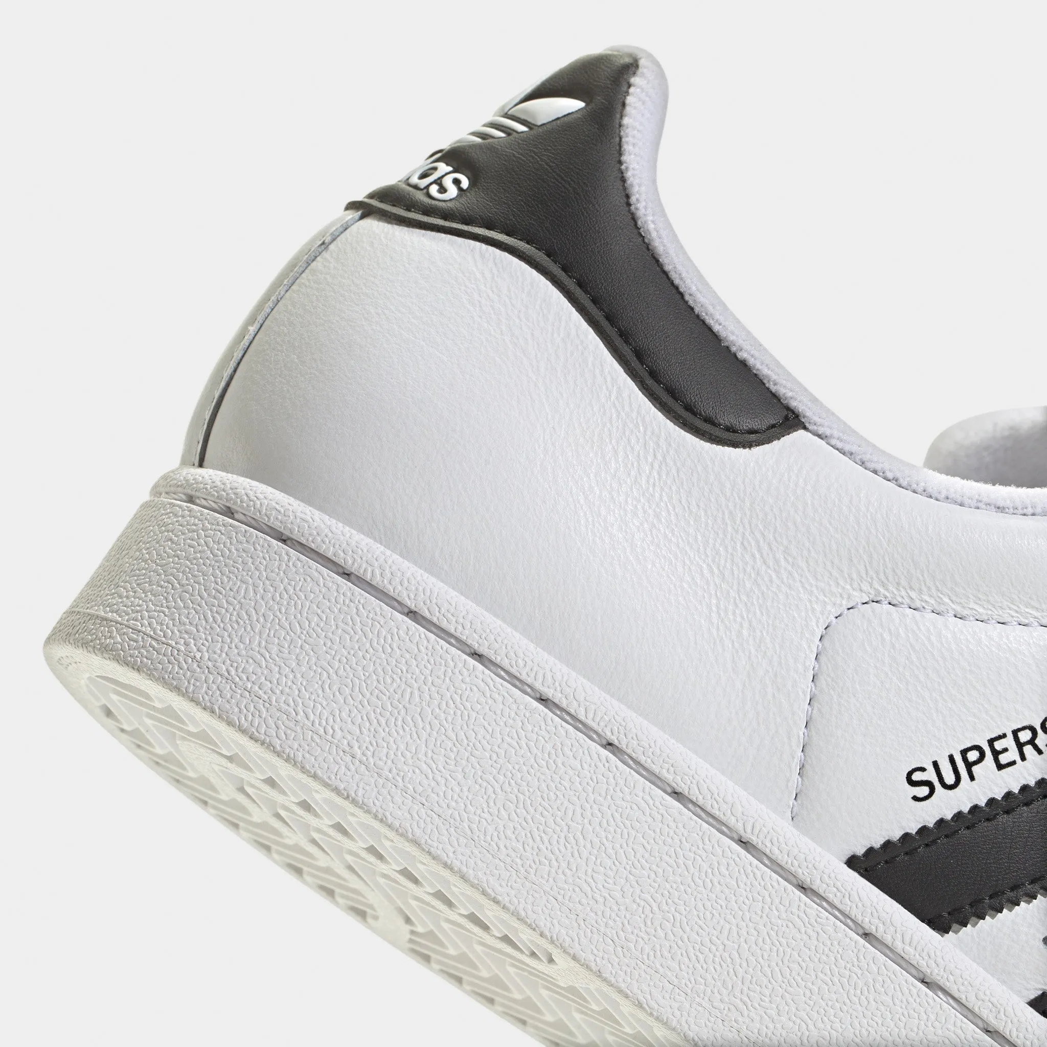 Indoor Sports Use adidas Superstar II White / Black