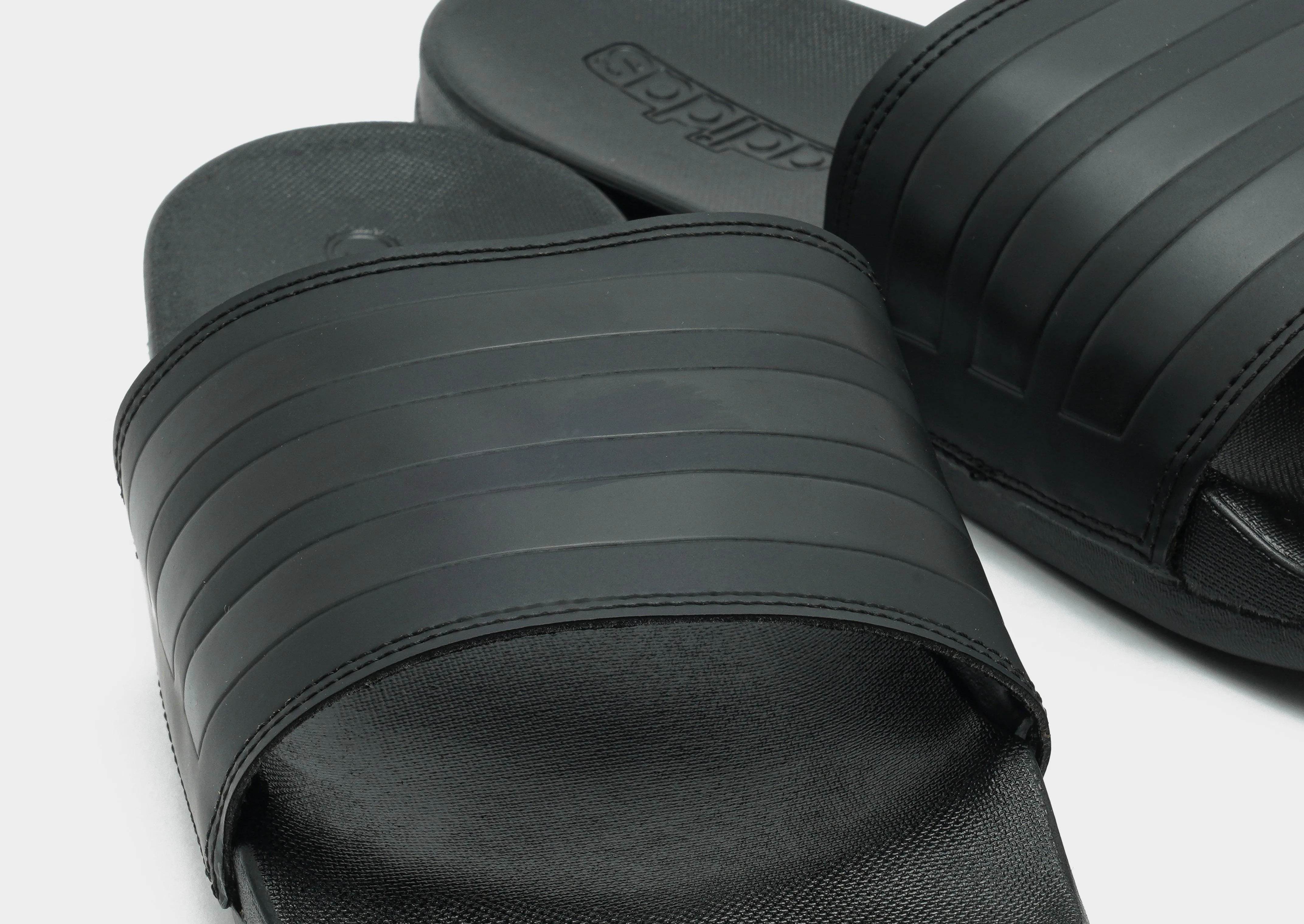 Comfortable Flats Adilette Comfort Slides