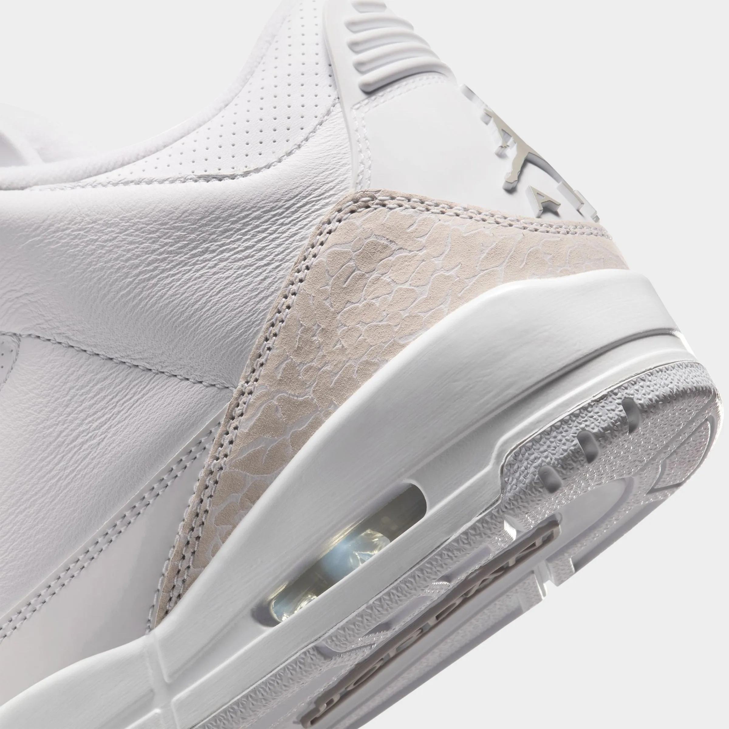 Padded interior Ventilated Footbed Design Jordan 3 Retro White / Metallic Silver - White