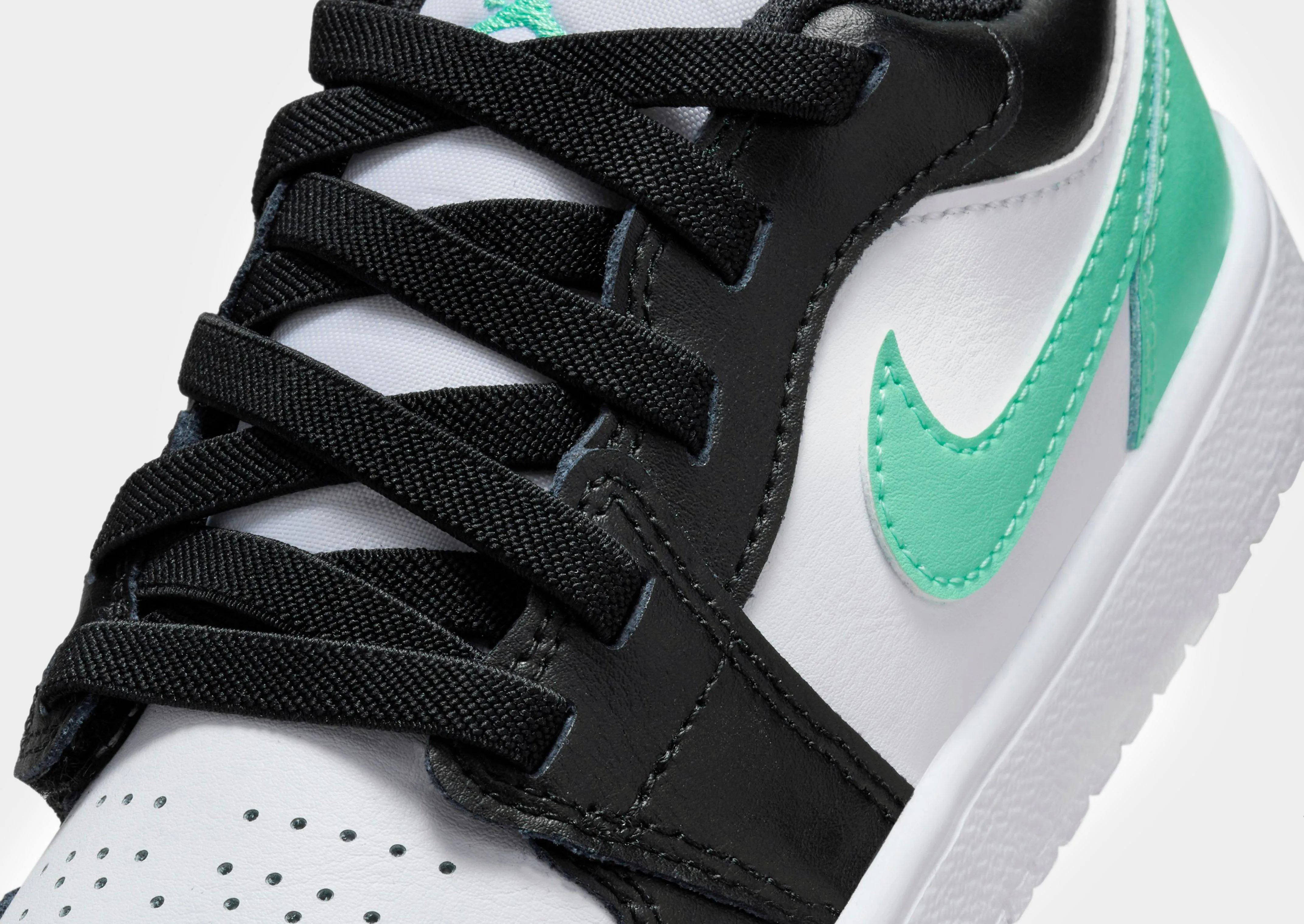 Air 1 Low Alt Children's Stretchable Material Structured performance
