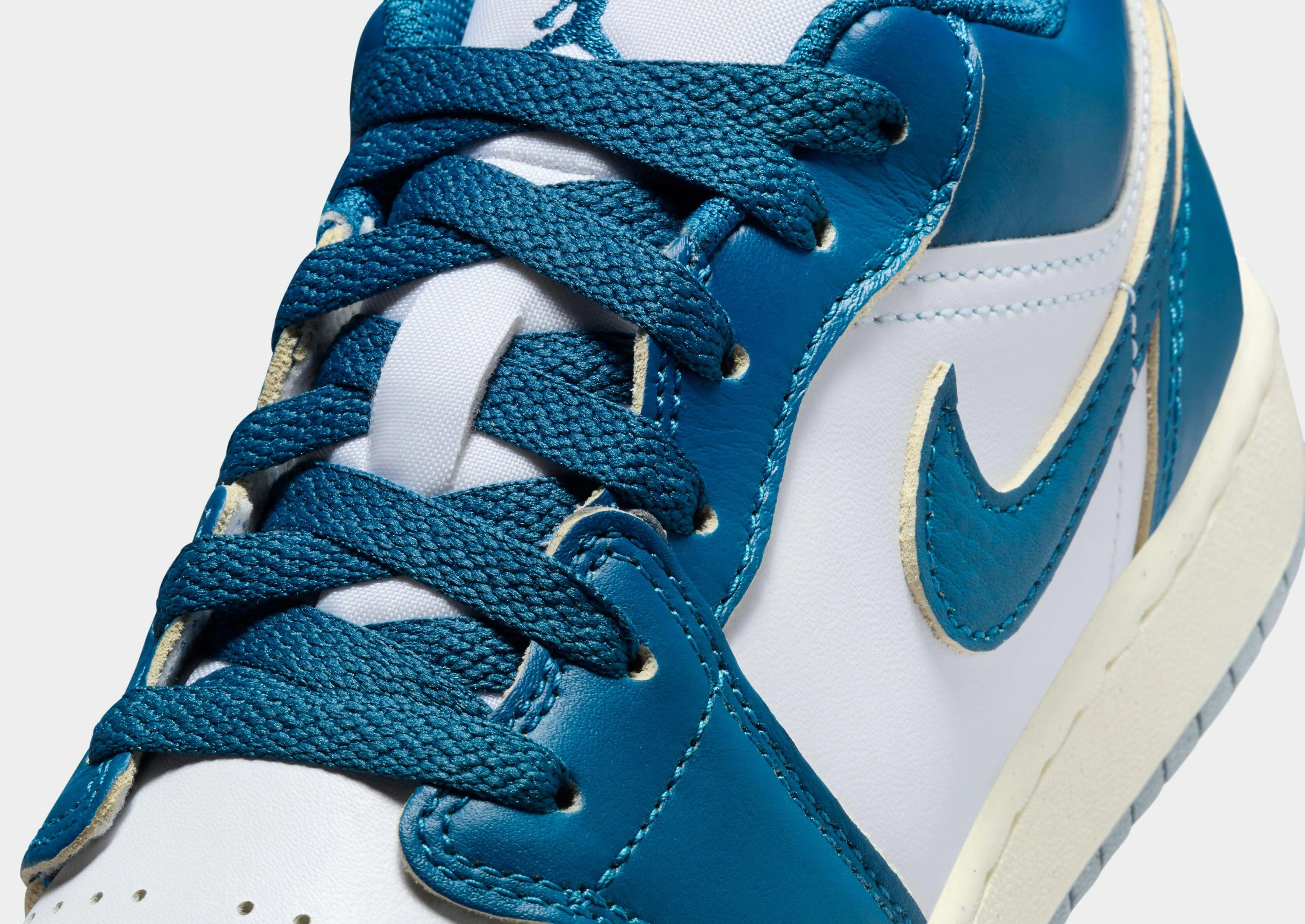 Air 1 Low Junior's Durable Eyelets Water Resistant Material