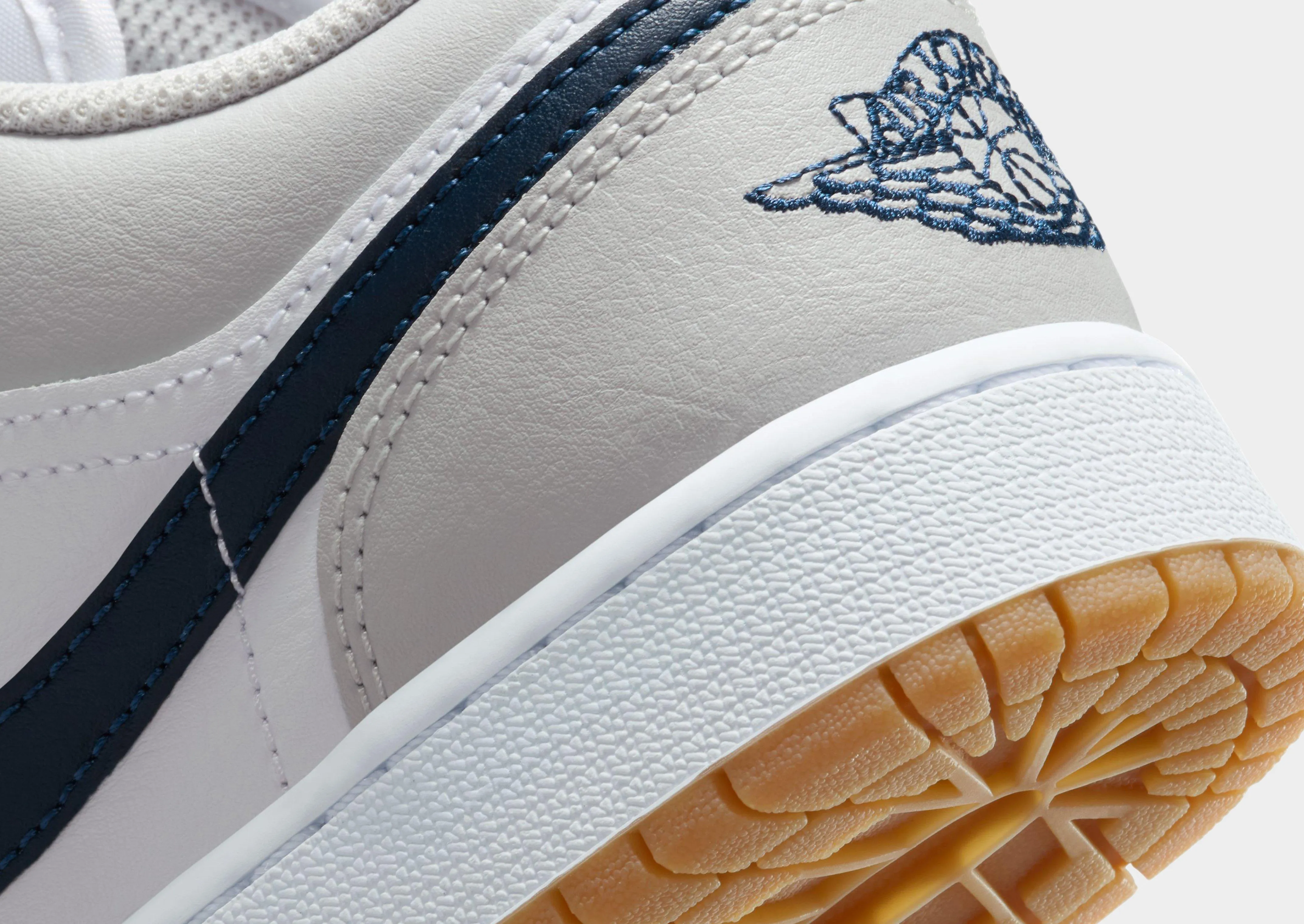 Air 1 Low Junior's Flexible Arch Support Reinforced Collar Padding