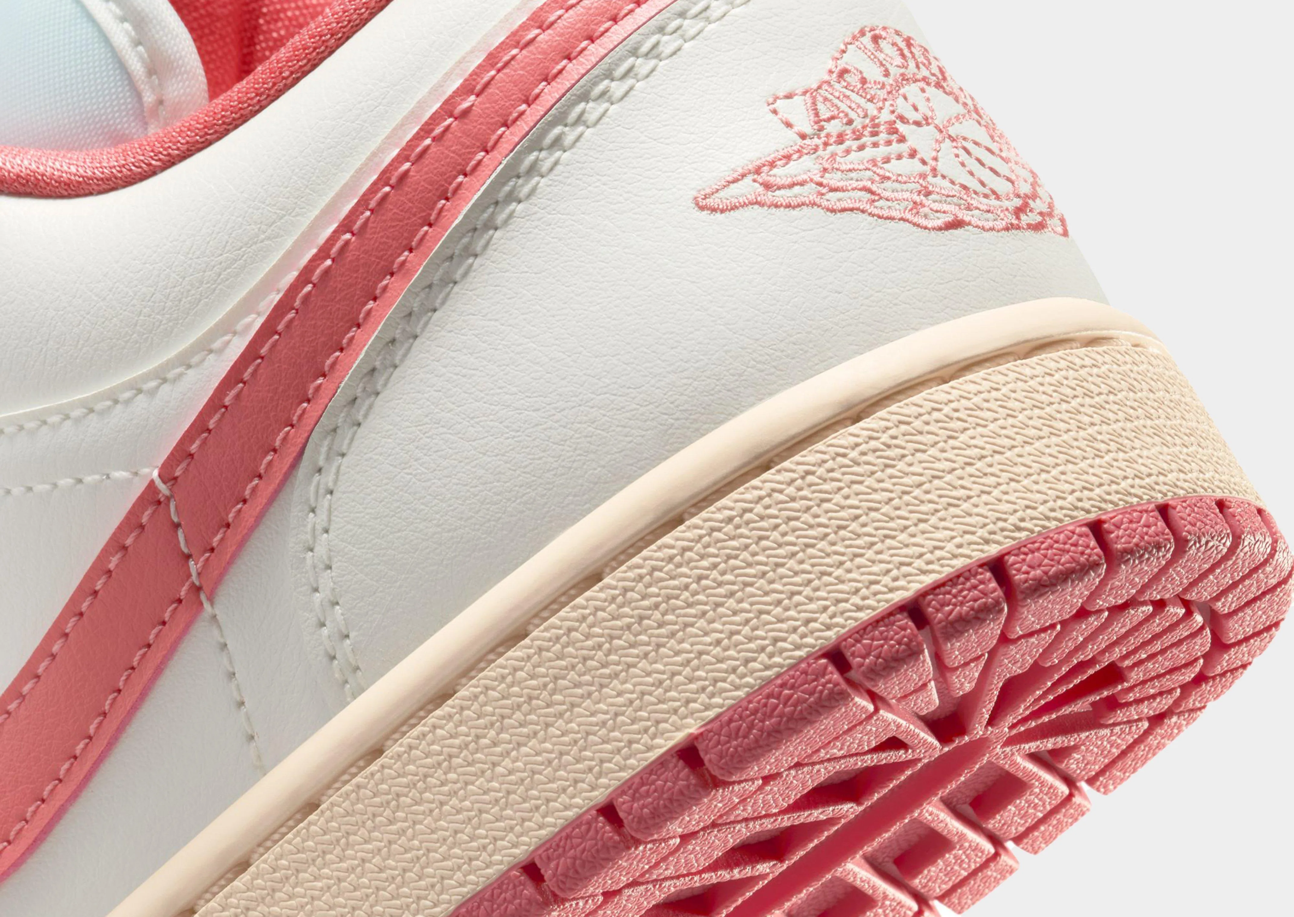 Air 1 Low Women's Running Gear