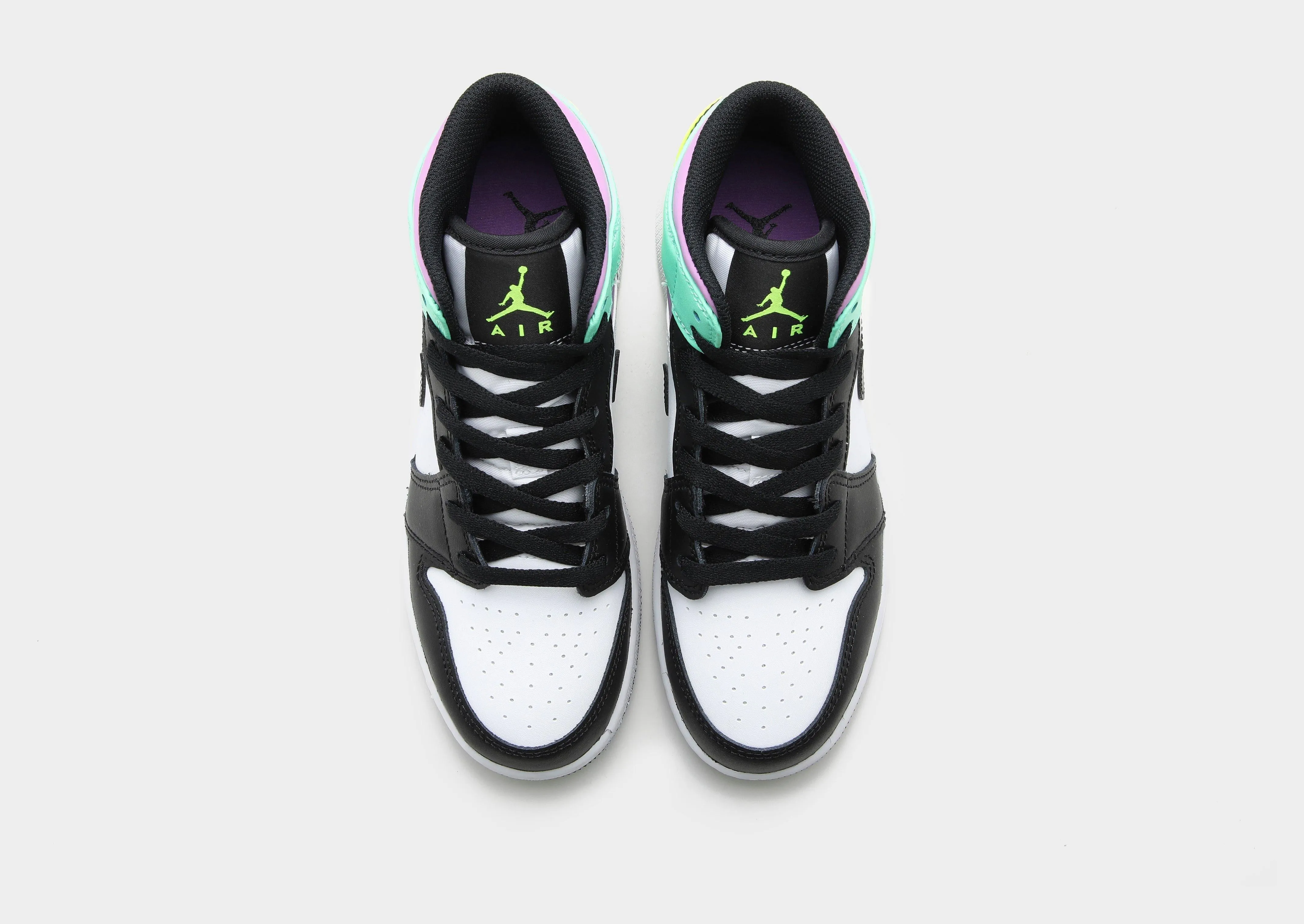 Air 1 Mid Junior's Ergonomic form