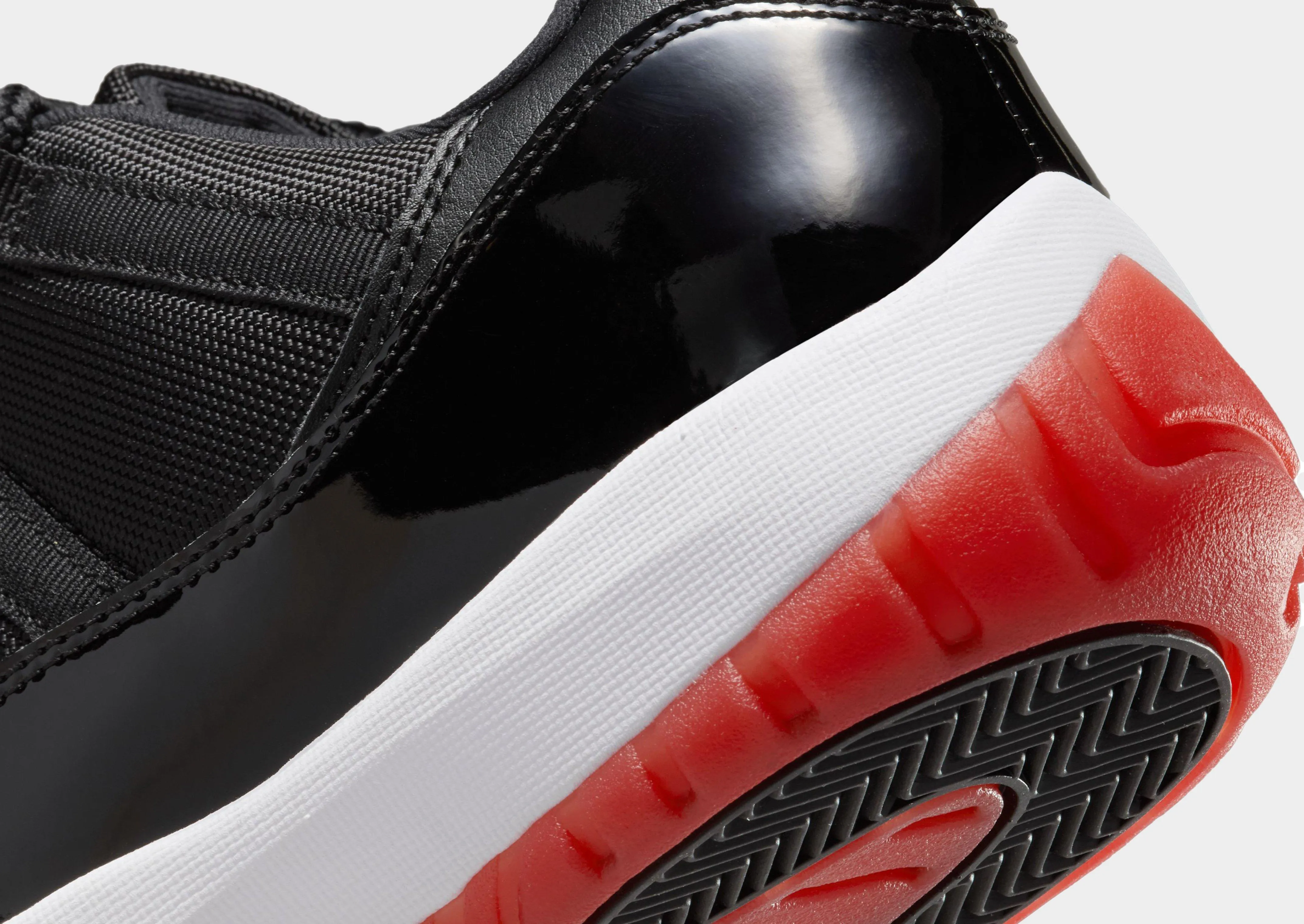 Air 11 Retro Low Heel lock