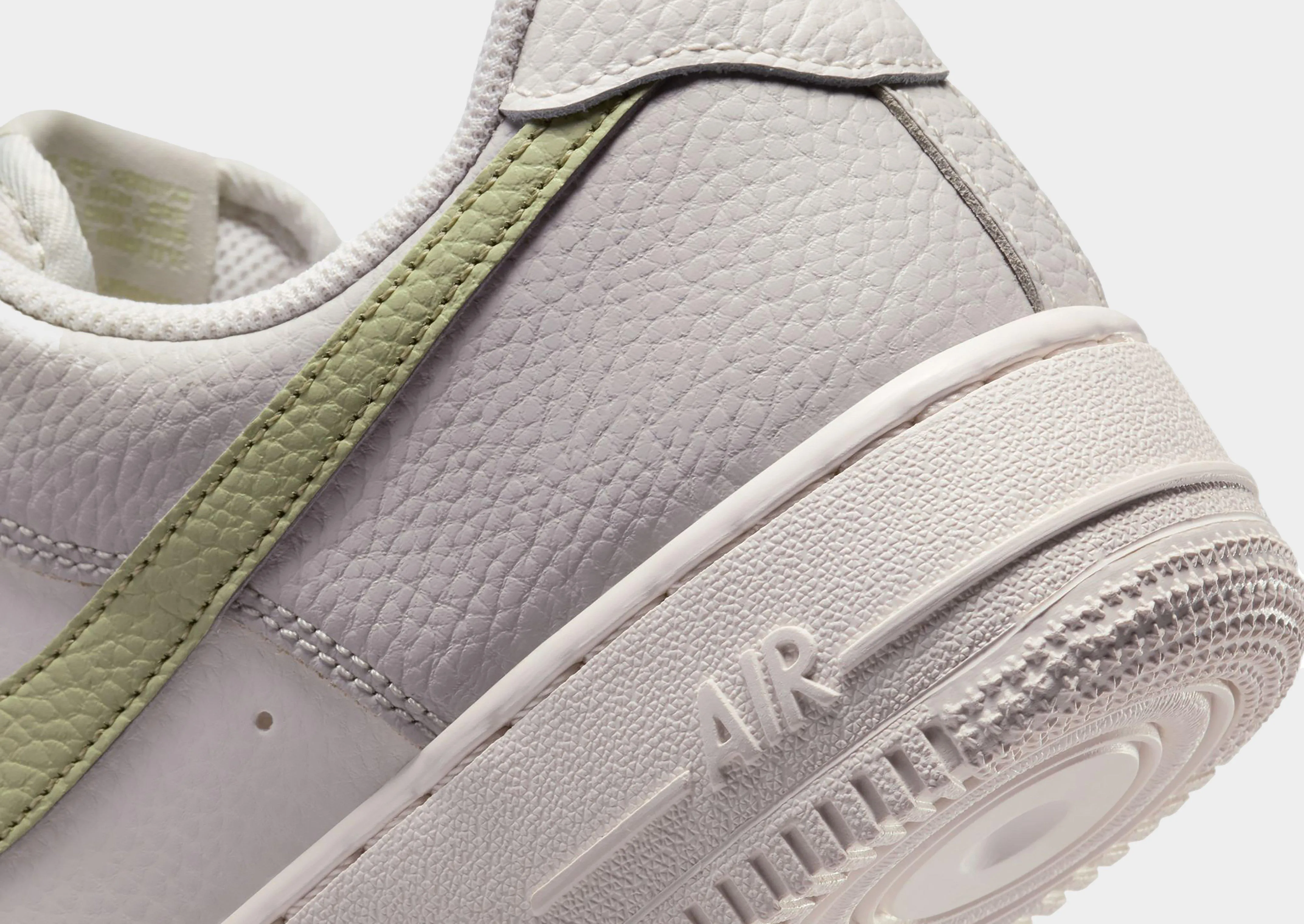 Air Force 1 '07 Women's Move Natural Tear Resistant Stitching