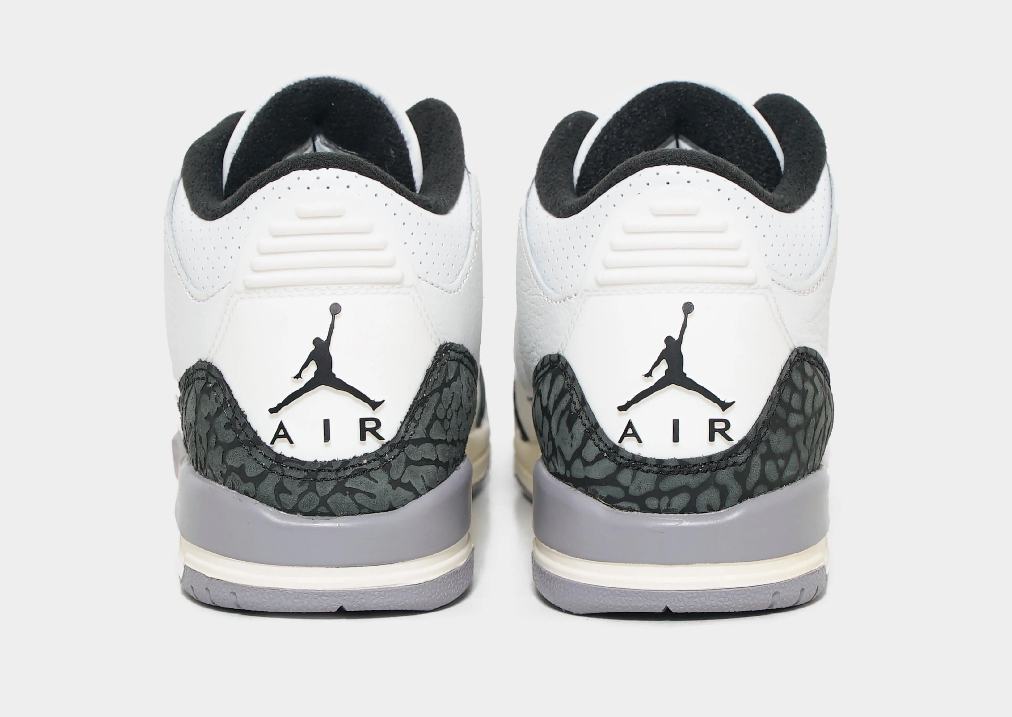 Lockdown Heel Neutral Colorways Air Jordan 3 Retro "Cement Grey" Junior's