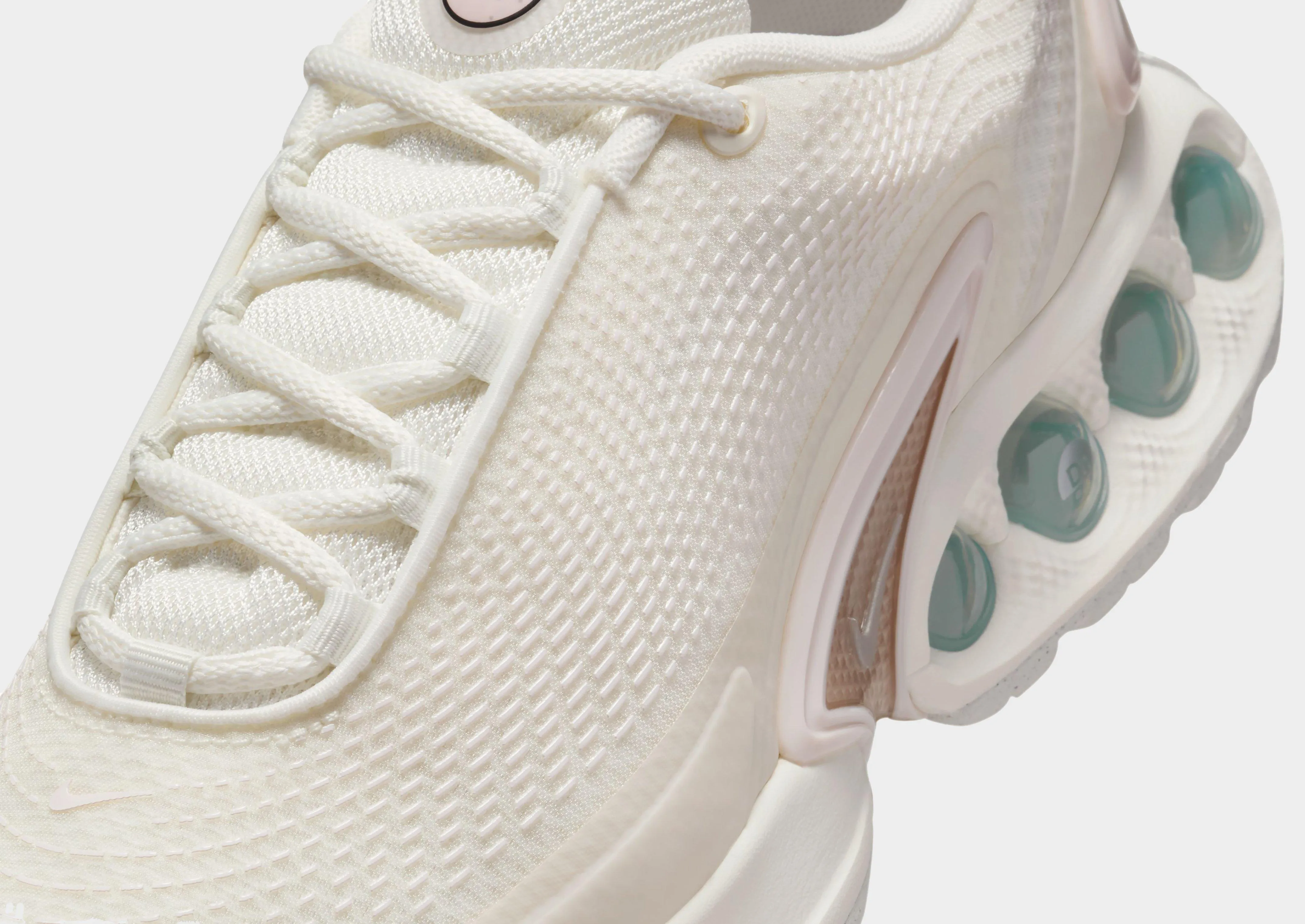 Air Max DN SE Women's Move Fast Water   Resistant