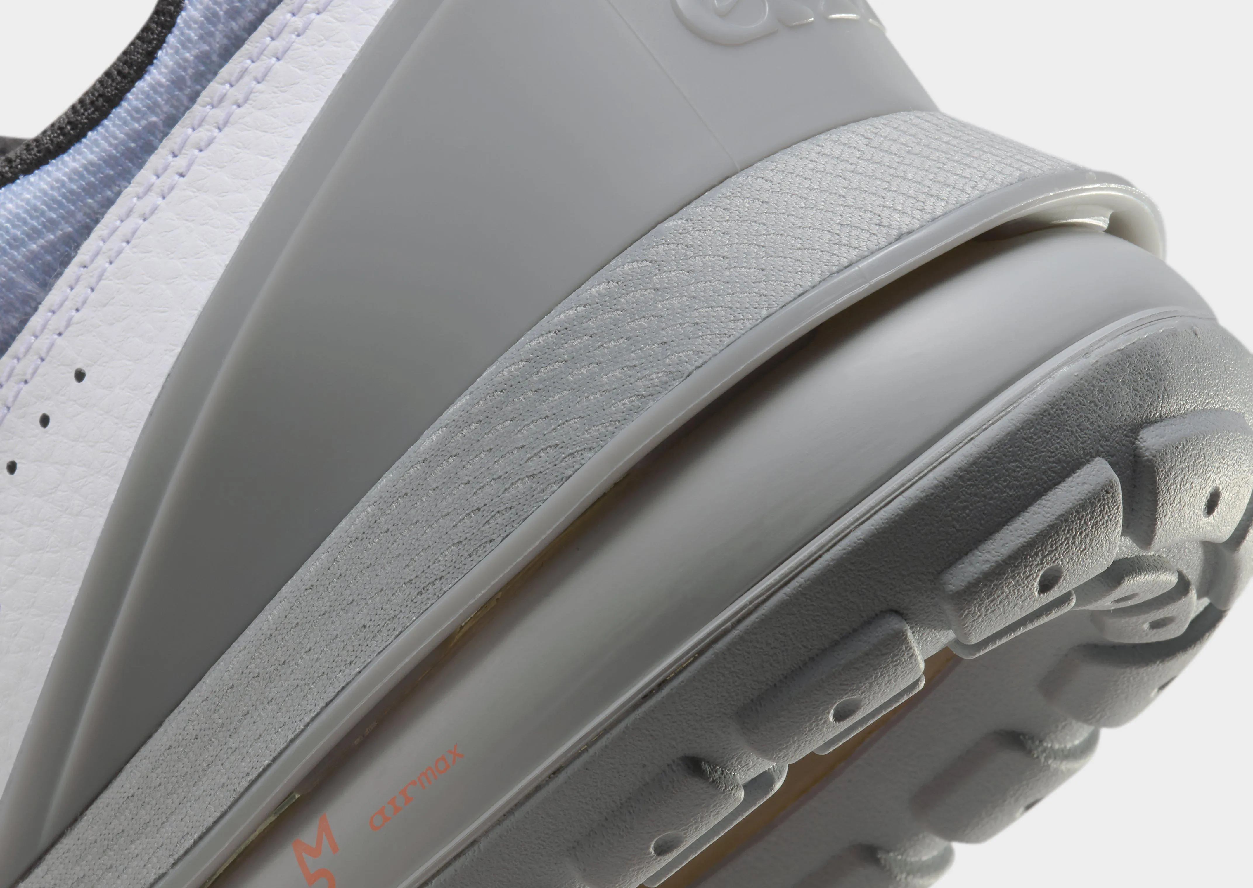 Sneaker Display Air Max Pulse