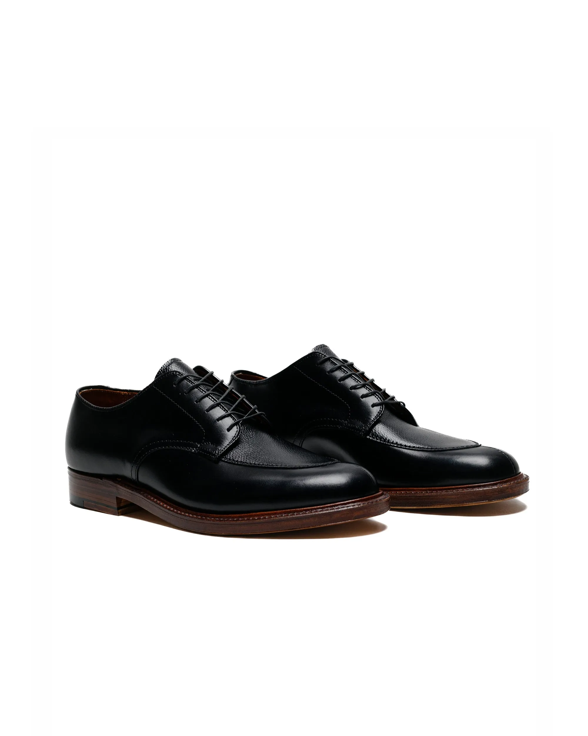 Alden V Tip Blucher Black Calfskin/Black Regina Grain G2603 Unique Look
