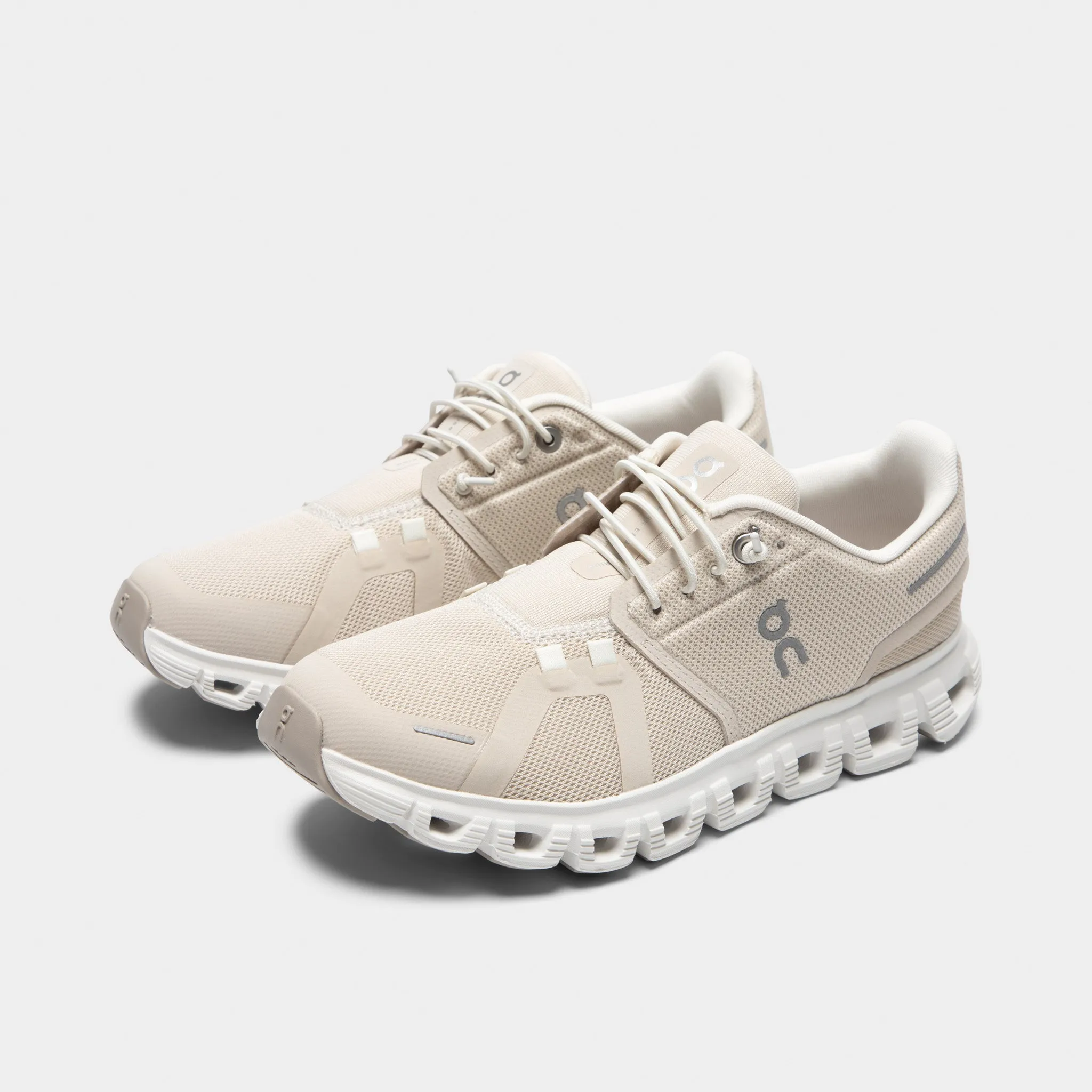 Affordable On Women's Cloud 6 Pearl / White