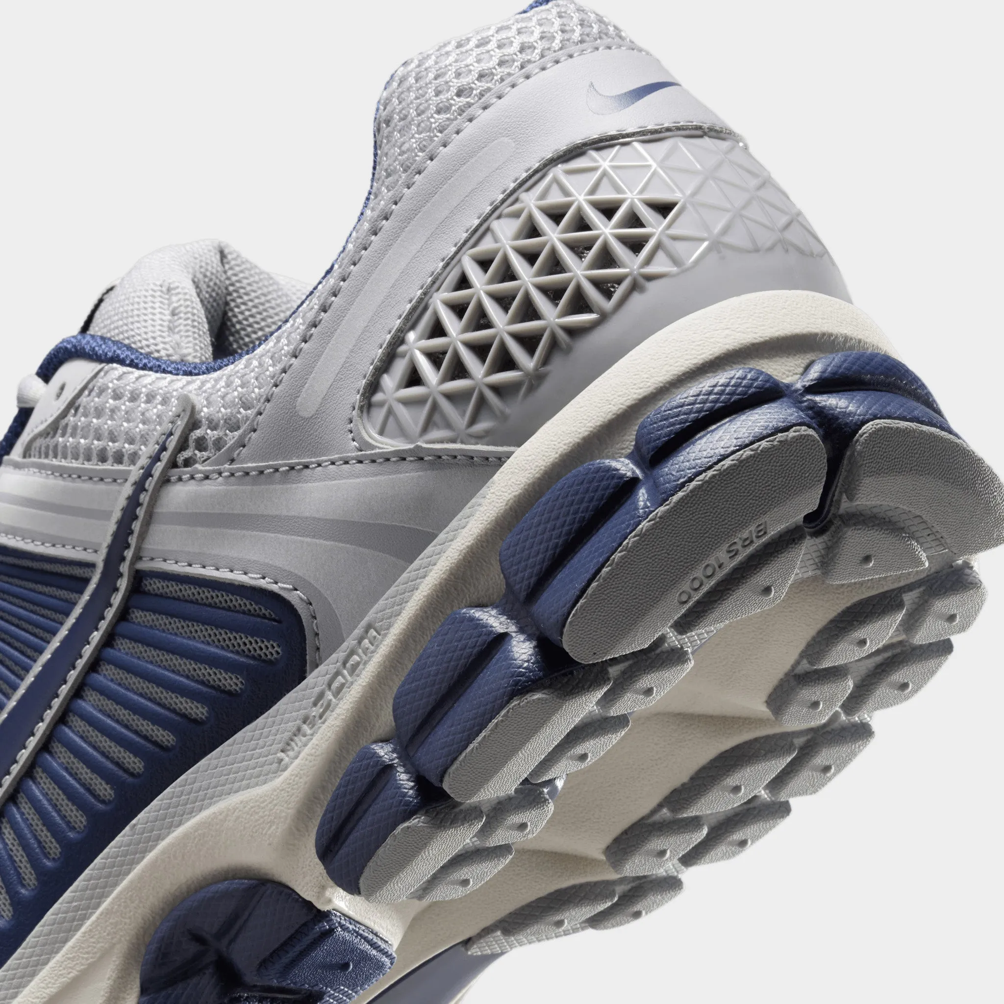 high - performance running option Nike Zoom Vomero 5 Vast Grey / Blue Void - Wolf Grey