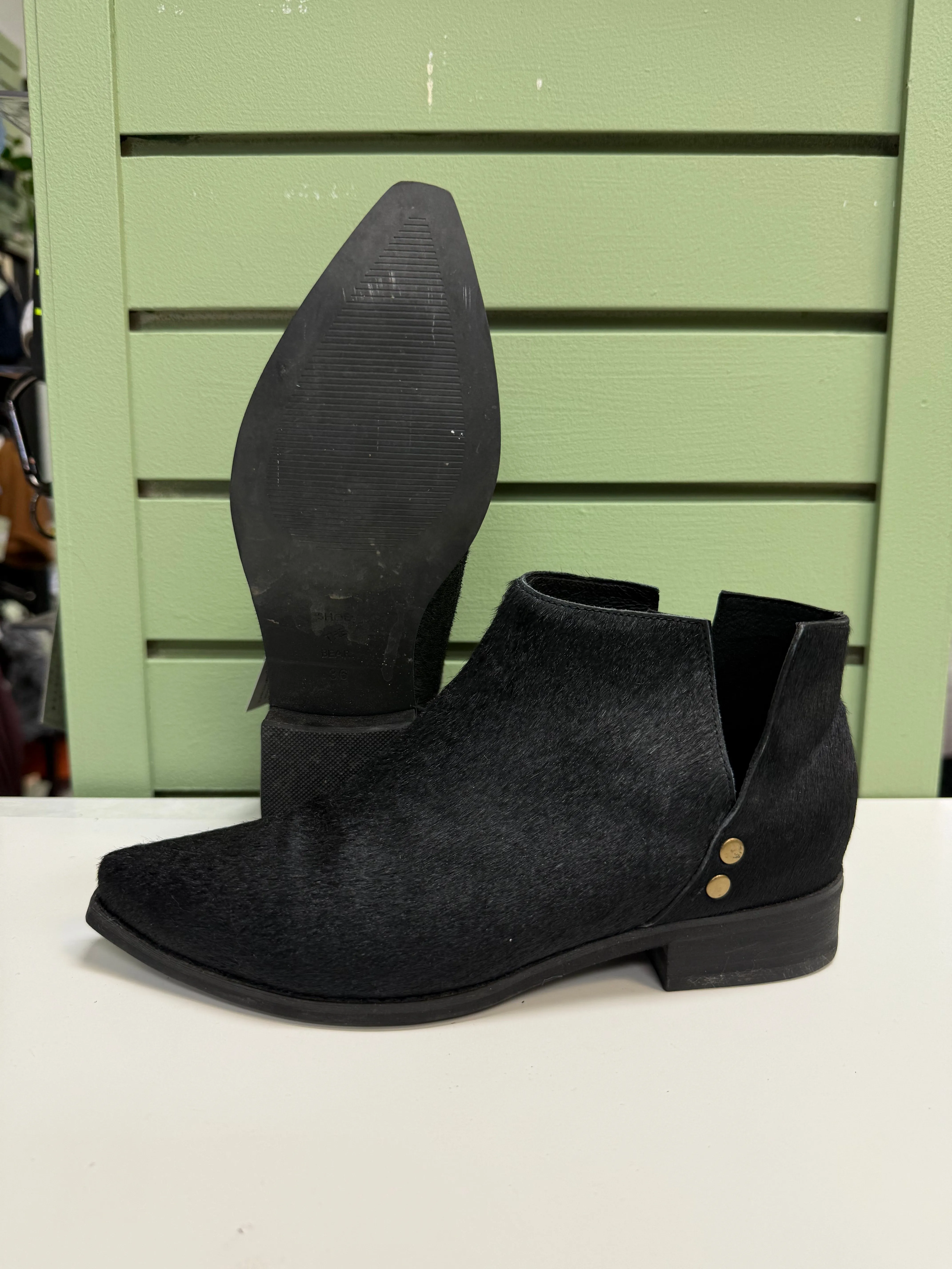 Shoe The Bear Oki Horse Pointed Booties (Womens 5/36) Reinforced Form Weather Resistant User Rugged Built Comfort Seeker