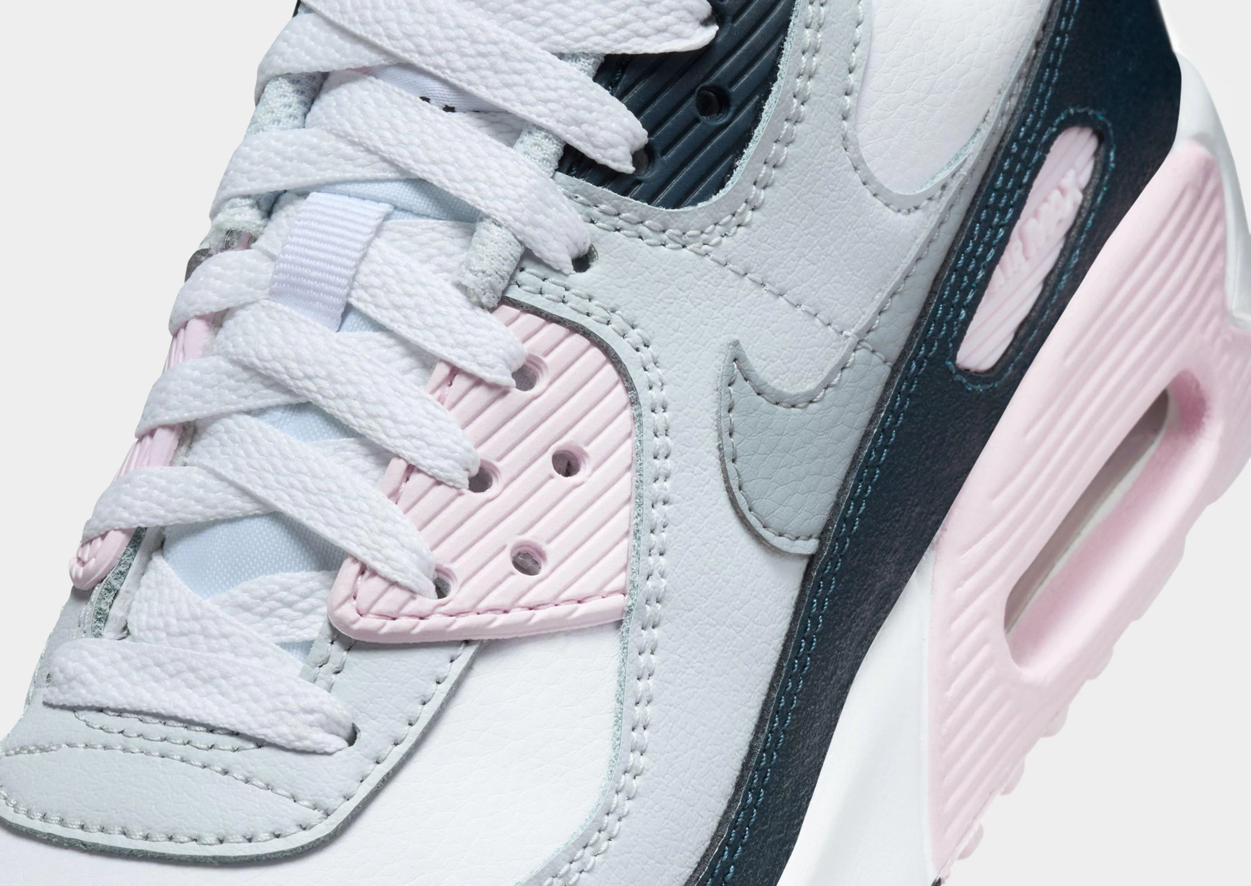 Air Max 90 Junior's Ergonomic Heel Cup Design