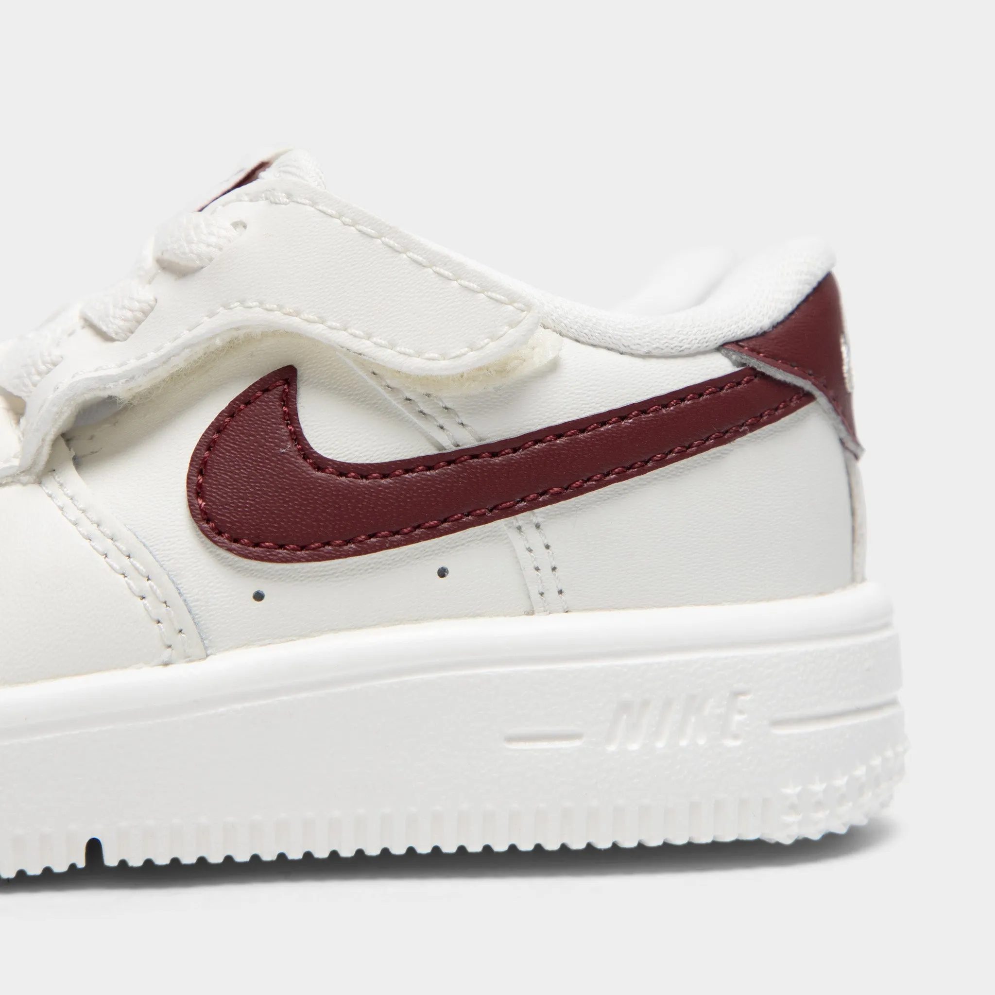 Reflective details Contoured Heel Cup Nike Air Force 1 Low Easyon TD Sail / Dark Team Red