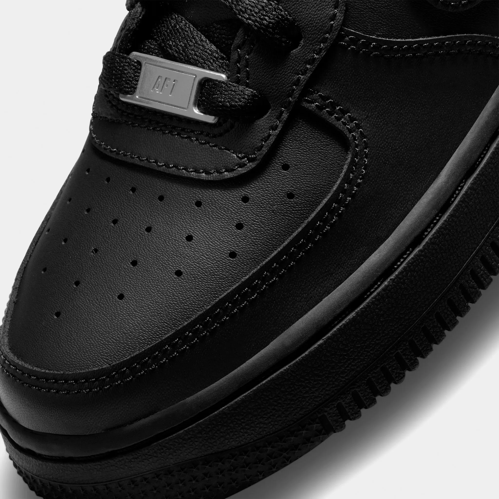Flexible Forefoot Design Nike Air Force 1 LE GS Black / Black