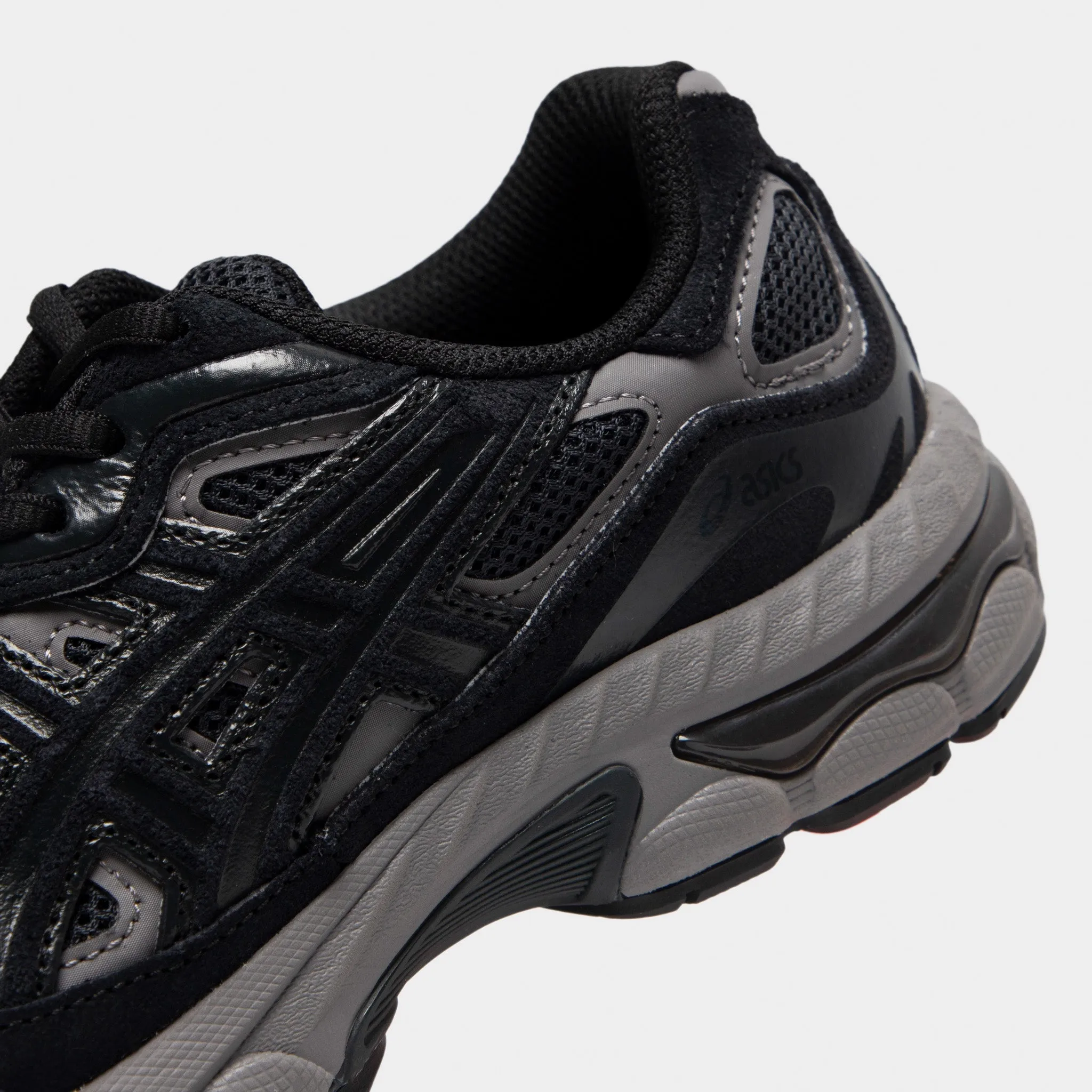 Step Stability marathons ASICS GEL-NYC GS Graphite Grey / Black