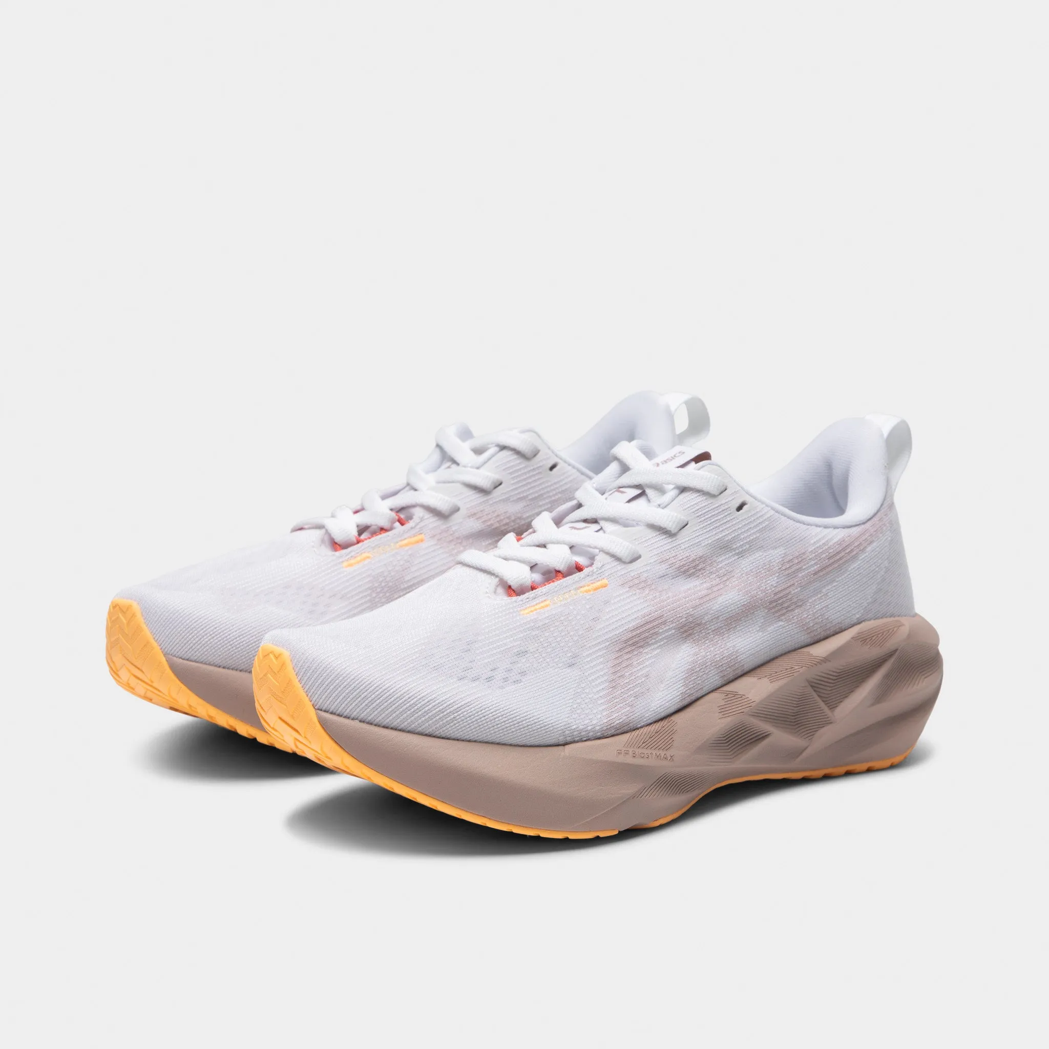 motion - control shoes ASICS Women's Novablast 5 White / Fawn
