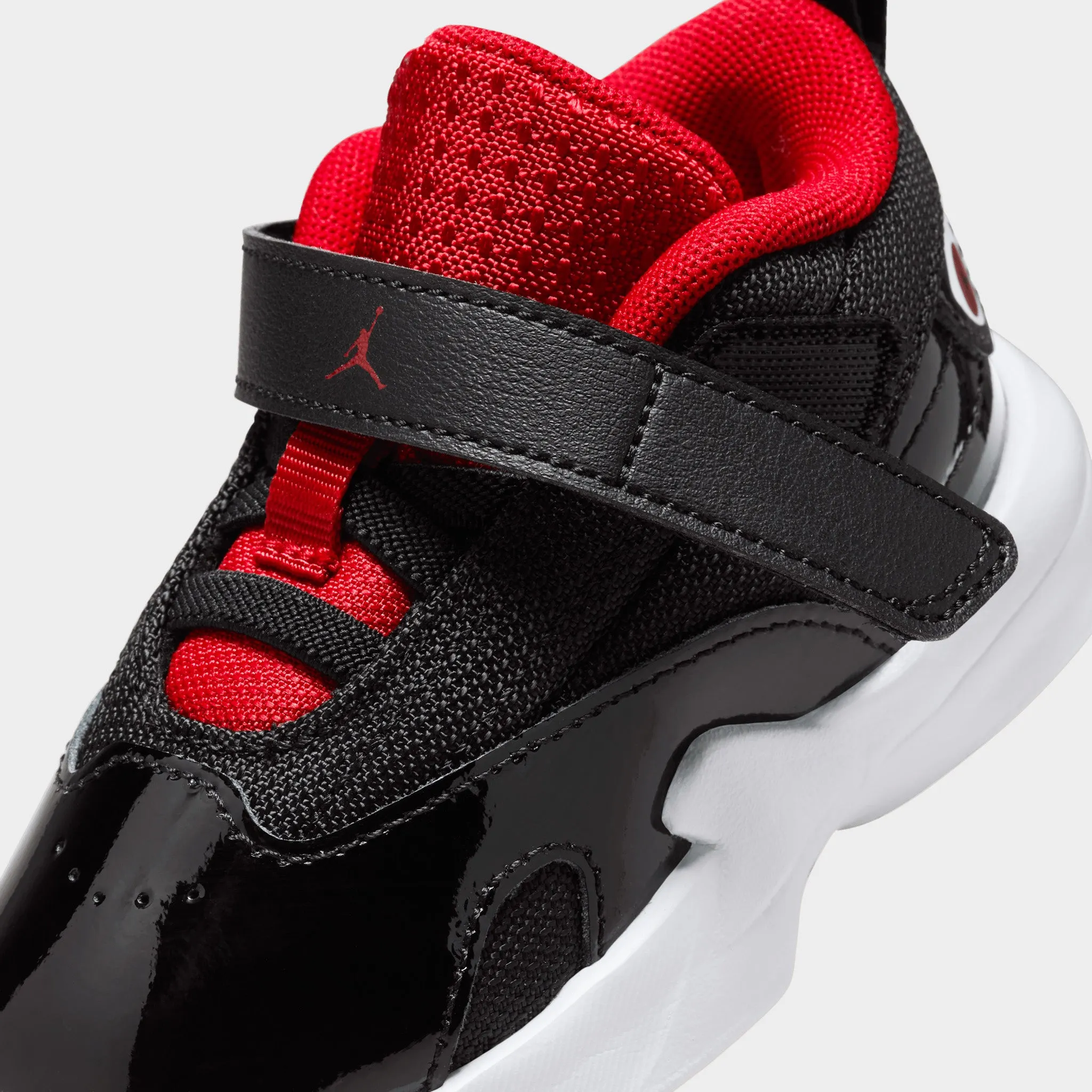 Adjustable Fit Jordan Max Aura 6 TD Black / Gym Red - White