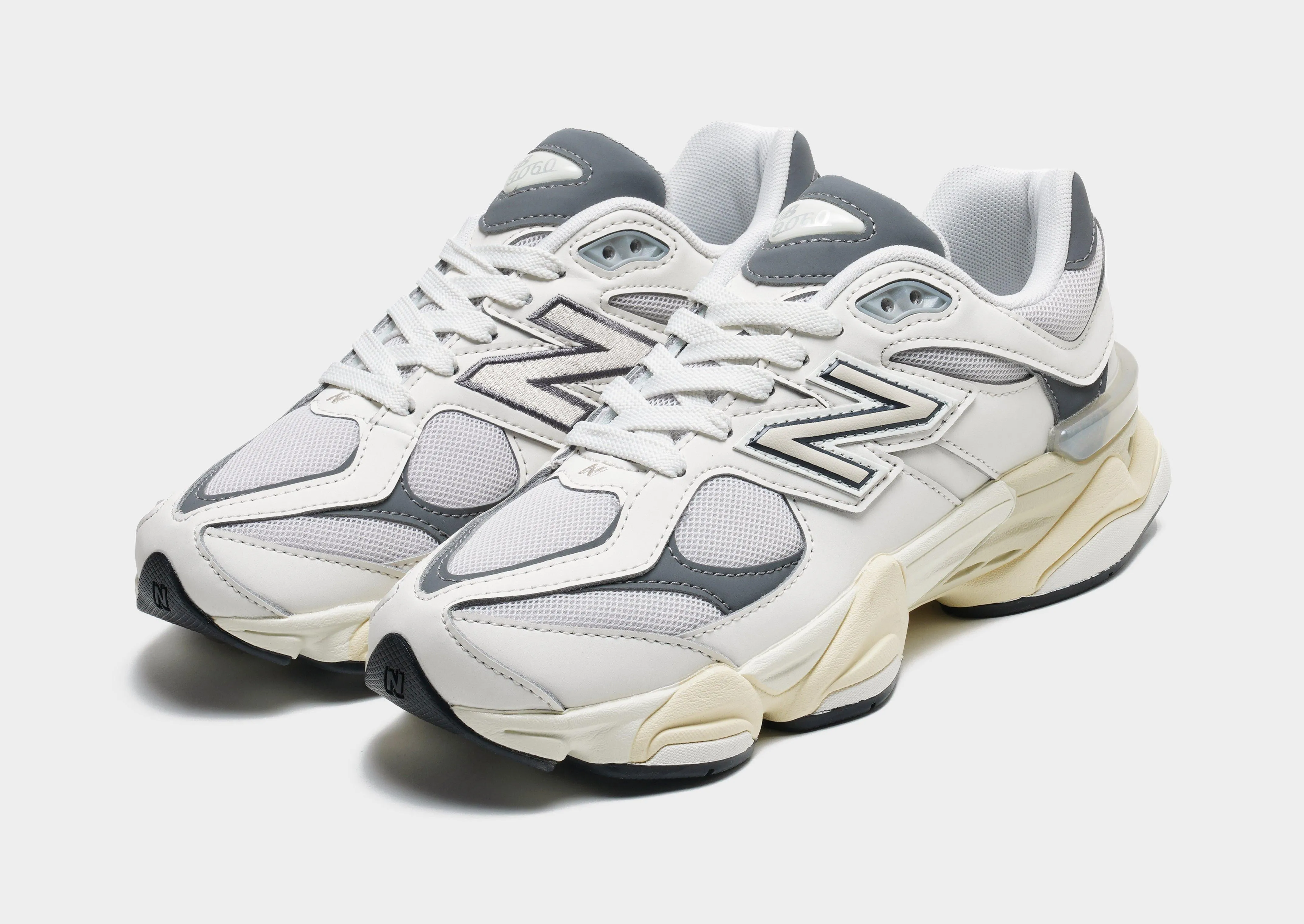 9060 Junior's amateur athlete shoes suitable for experts