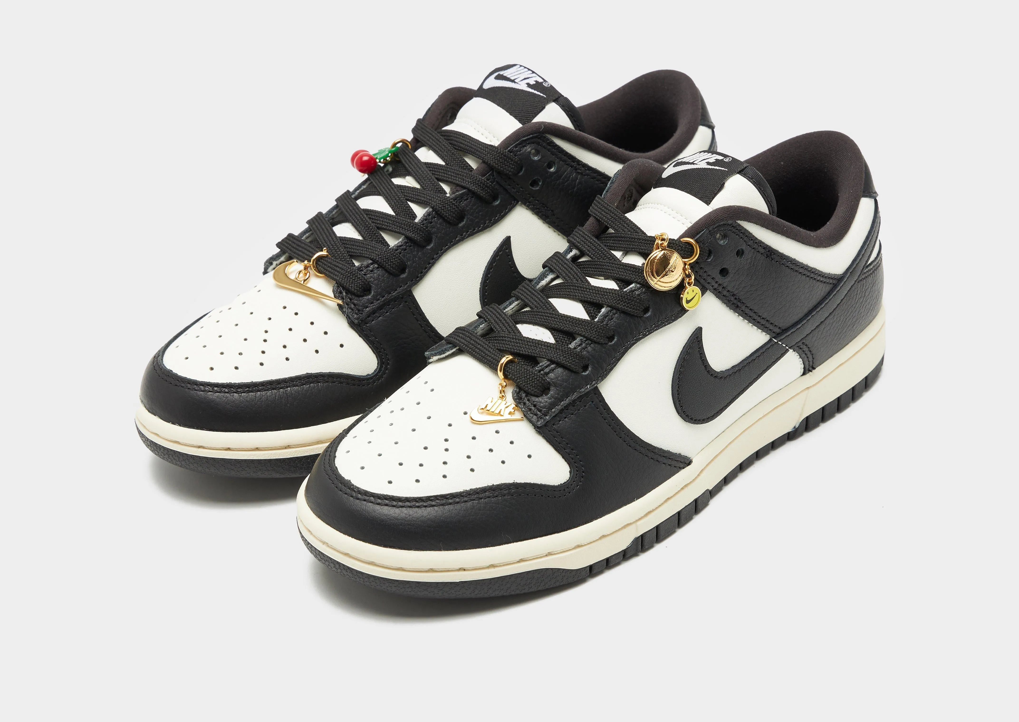 Dunk Low SE Women's Fit Lifestyle