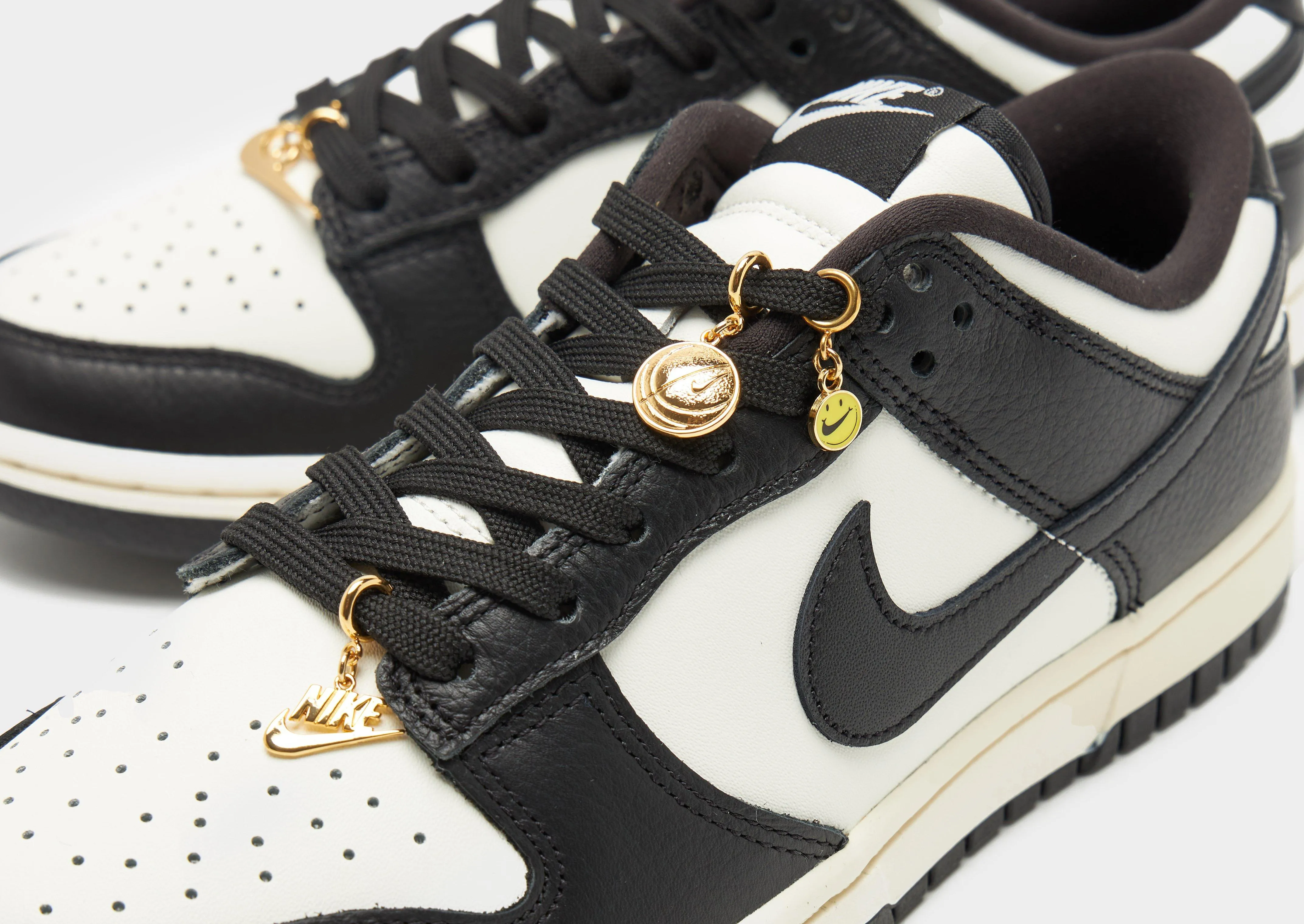 Athletic Ultimate materials Dunk Low SE Women's