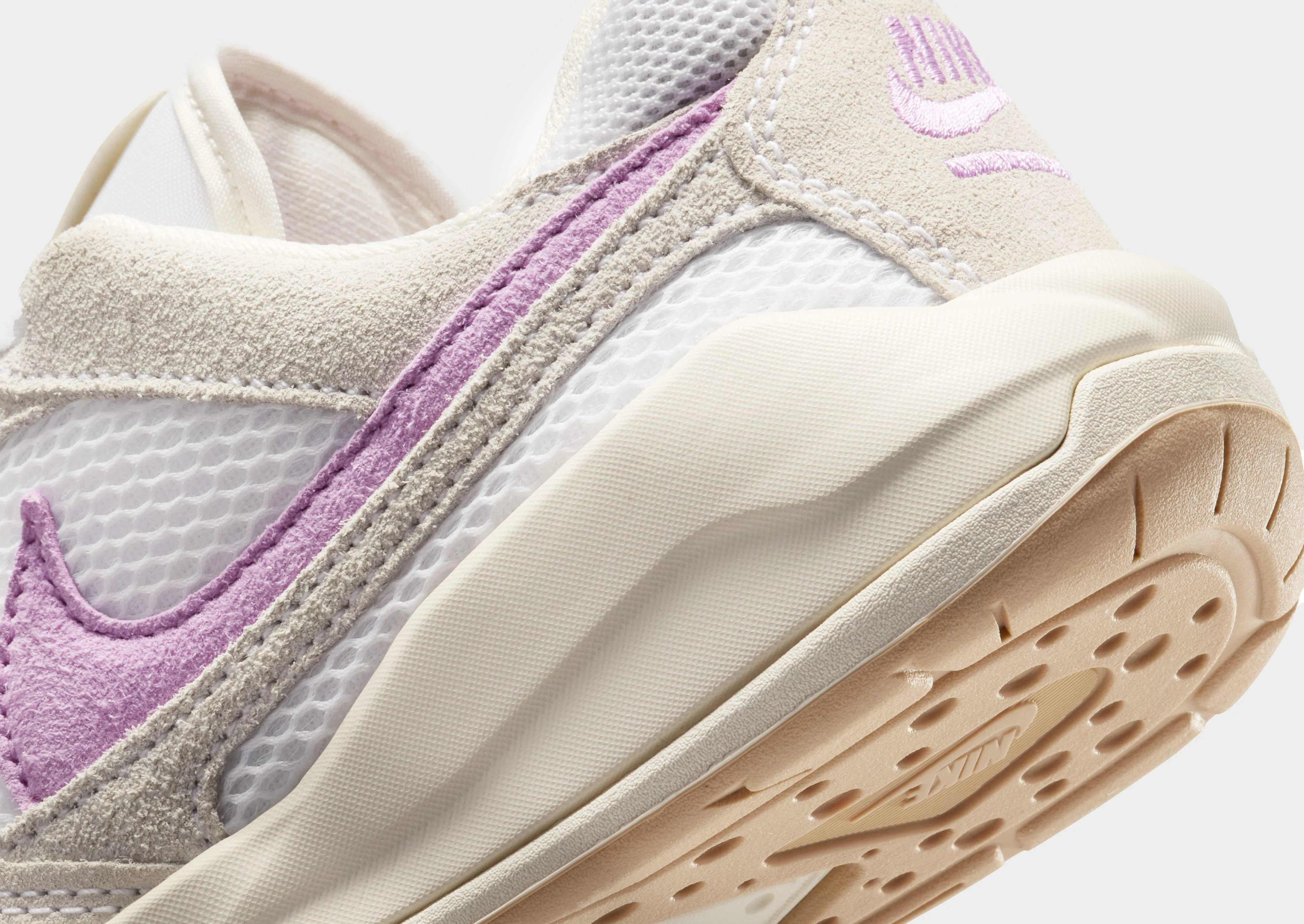 CMFT Era Junior's Breathable Use Layered silhouette