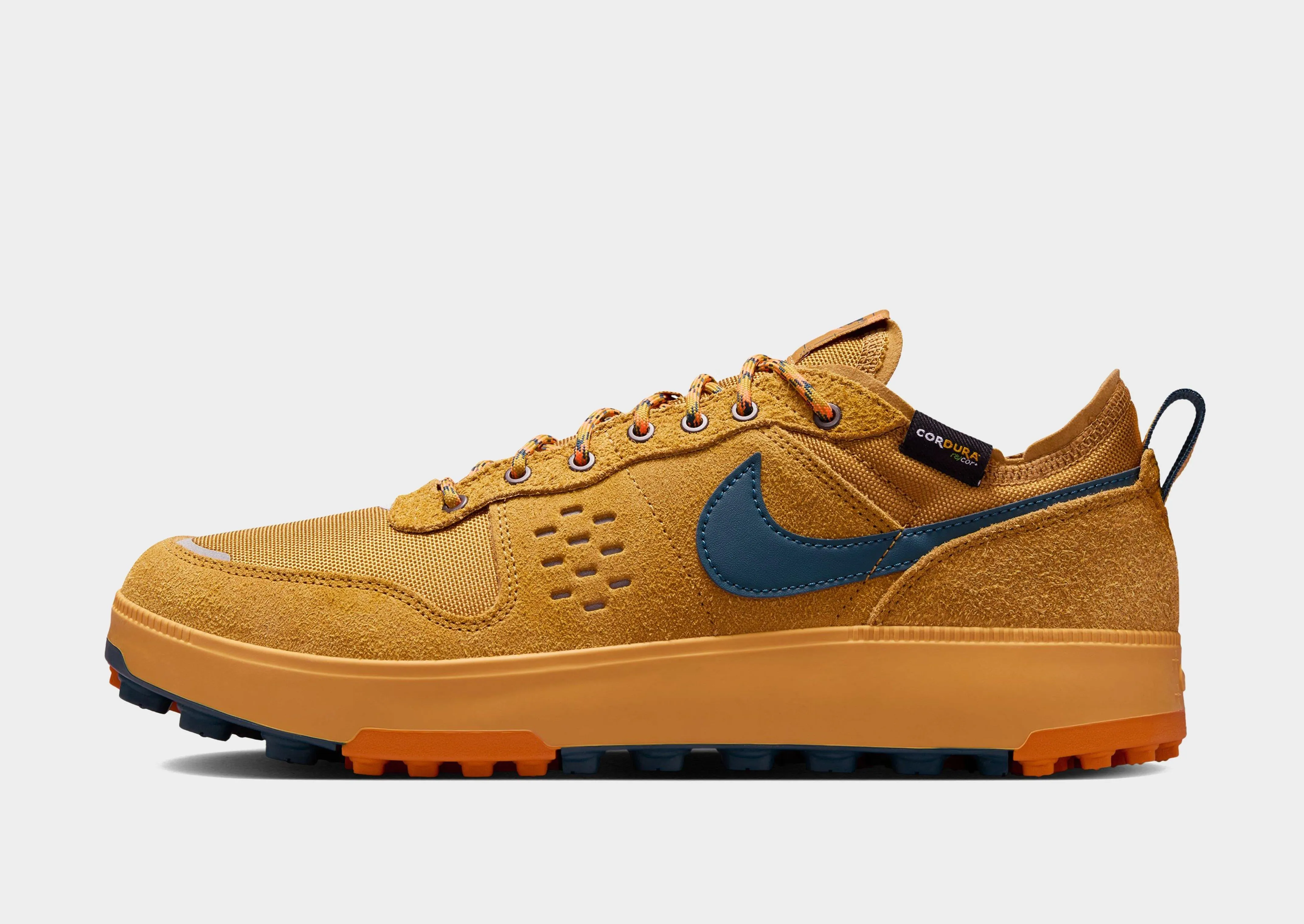 C1TY Gym Shoes Essential Look