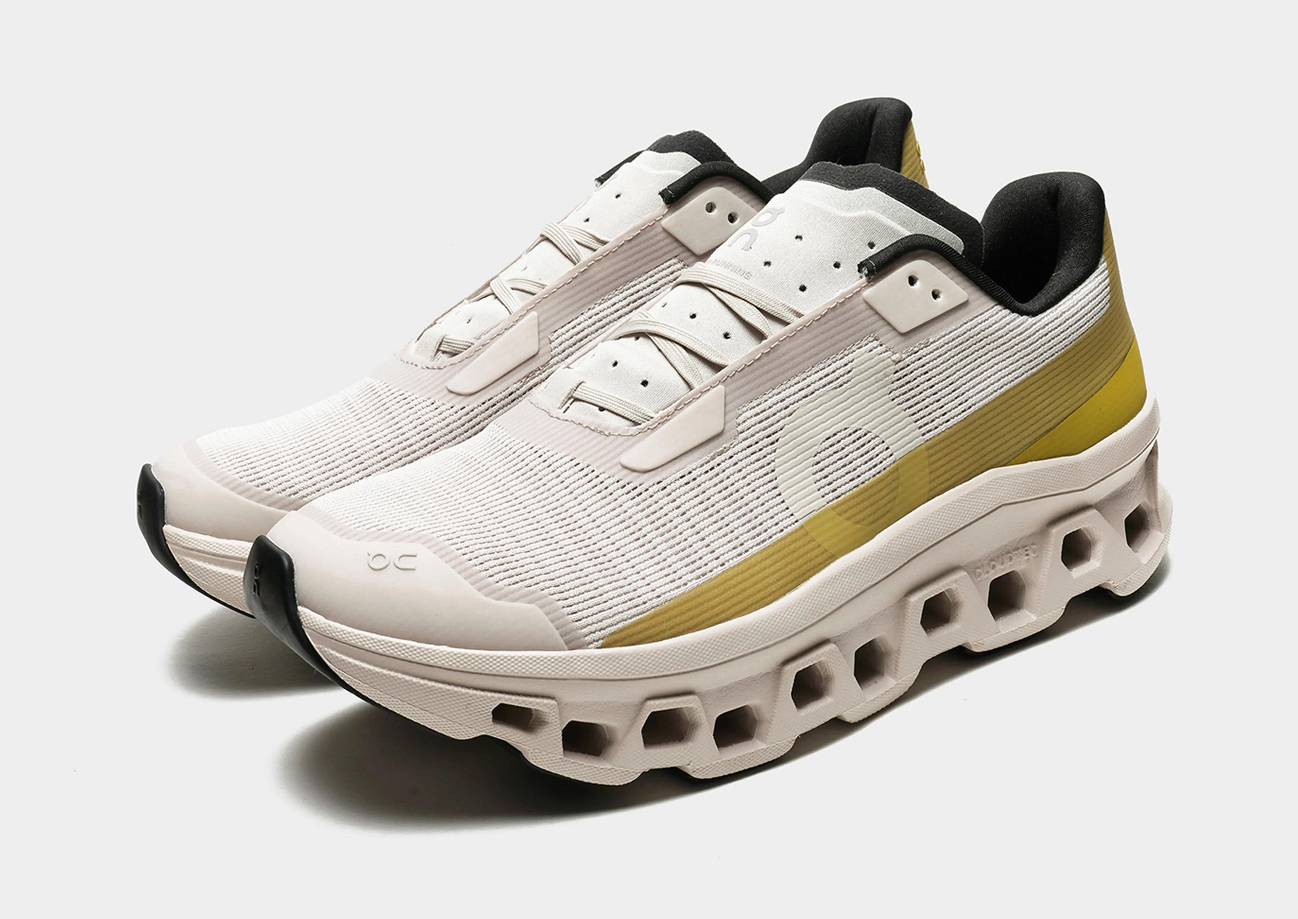 family runs Comfortable Upper Cloudmonster Void