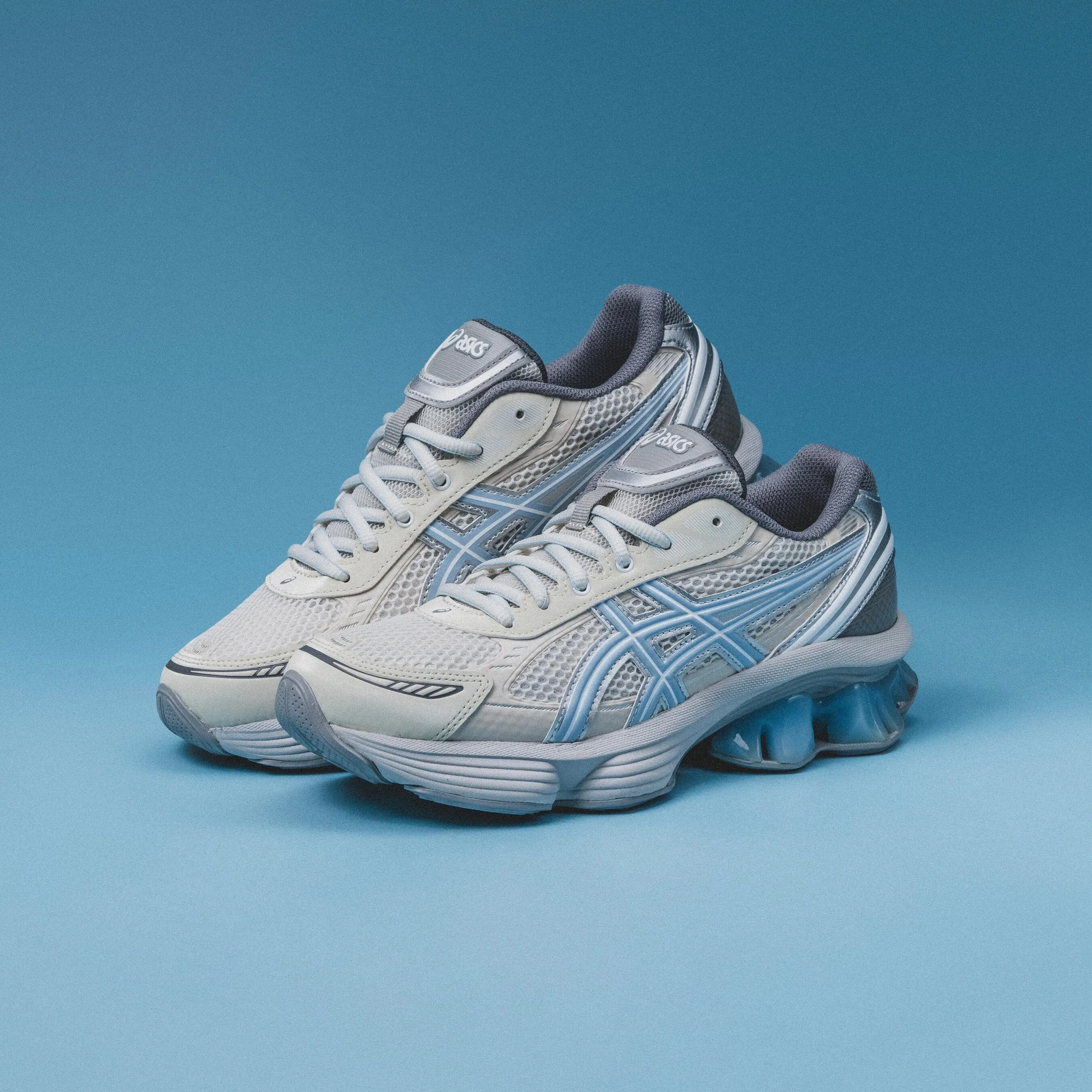 Low Effort MEN'S ASICS |  Gel-Kinetic Fluent Created by Emmi  (Cream Soft Sky)