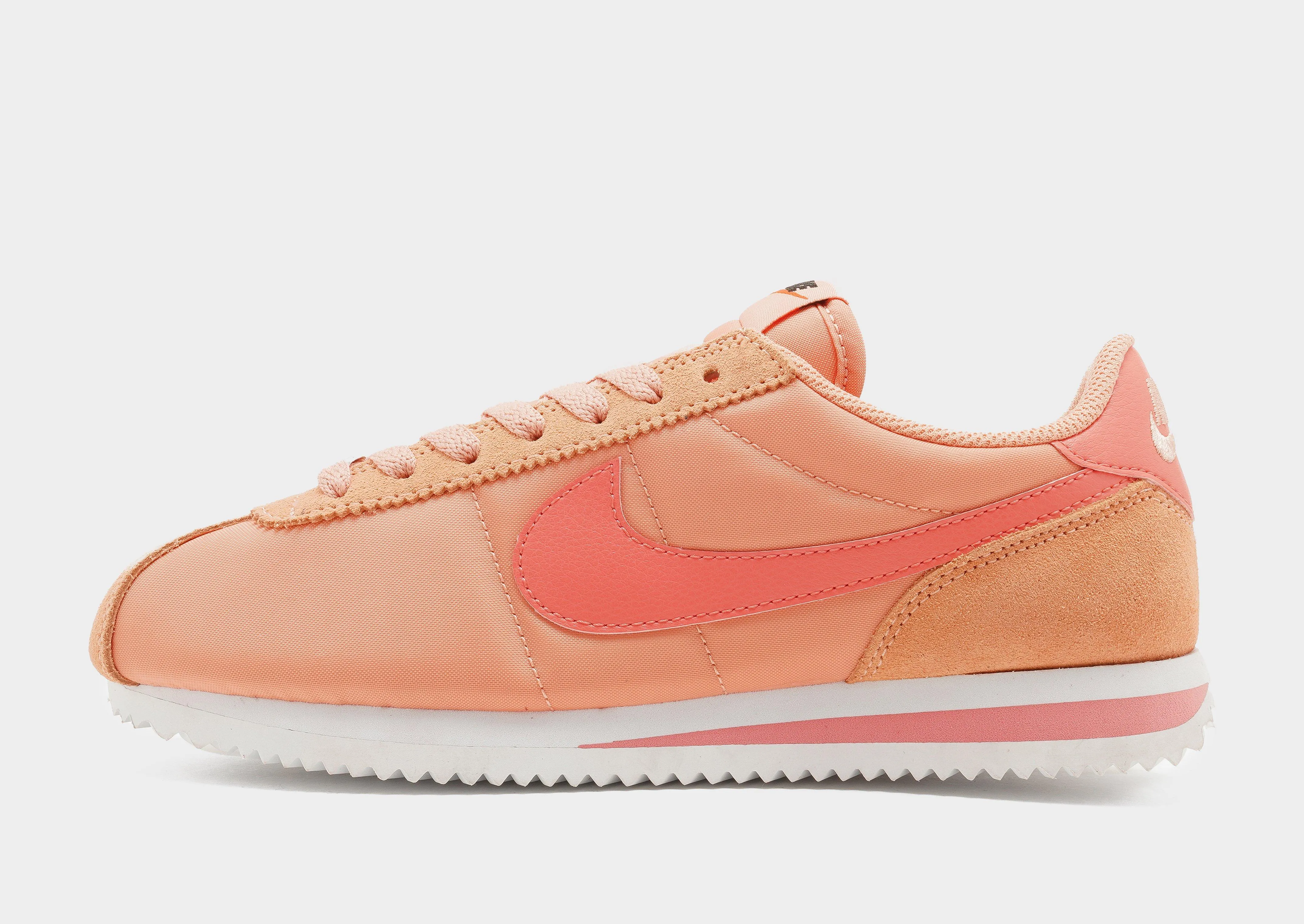Plain Finish Break Step Cortez Textile Women's