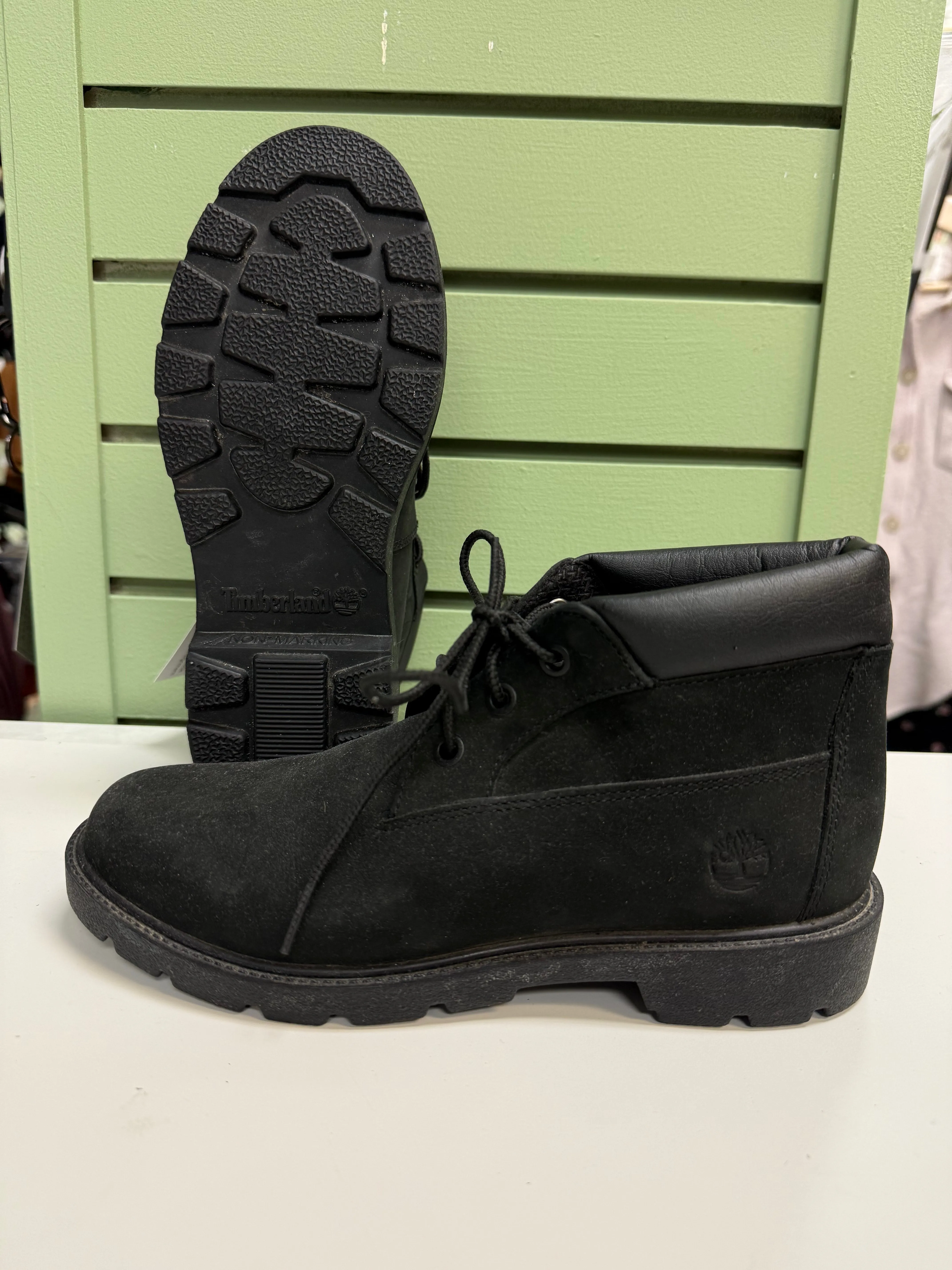 Rough texture Timberland Boots (Womens 6.5/Youth 5)