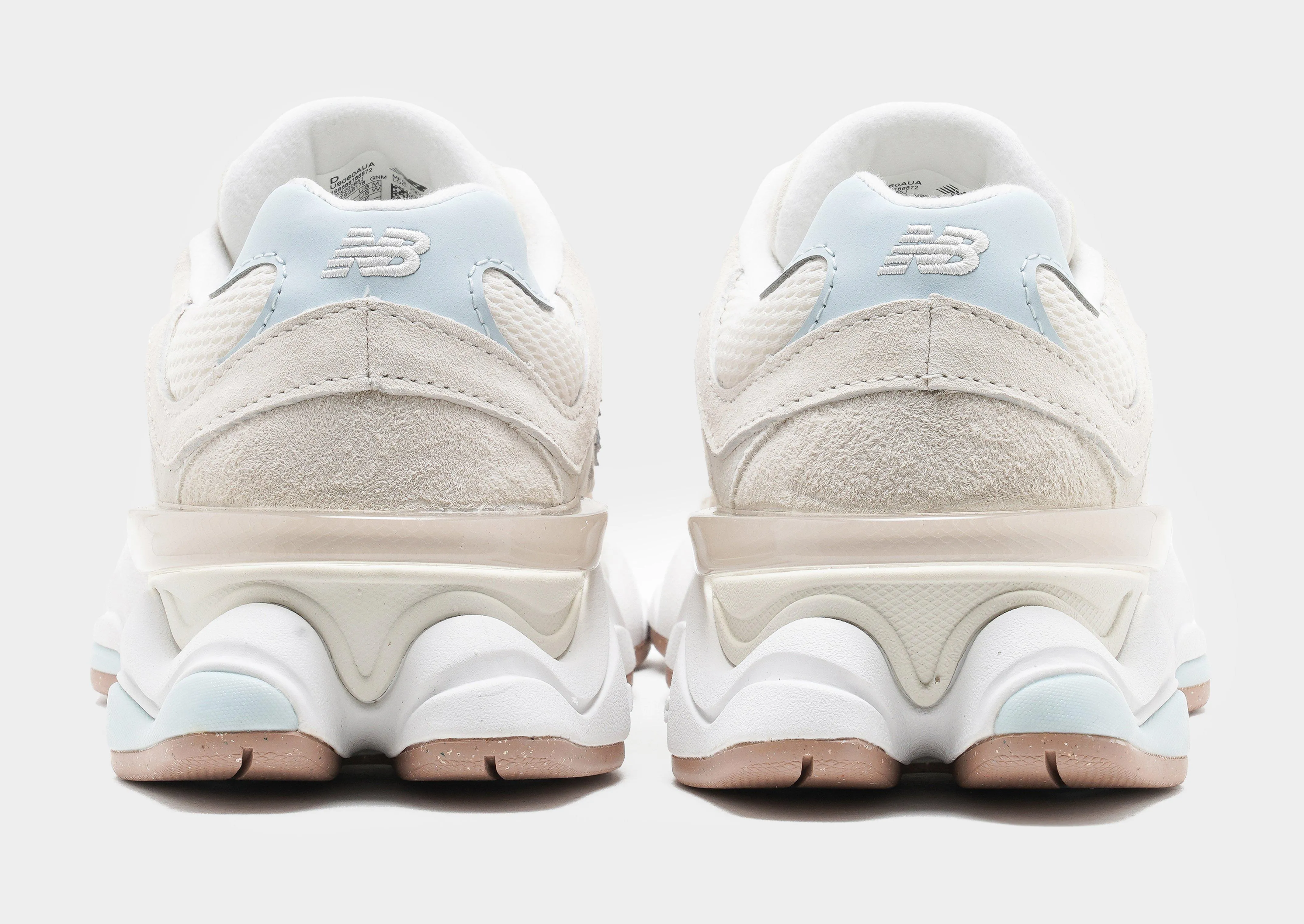 running in a rope bridge area shoes 9060 Women's