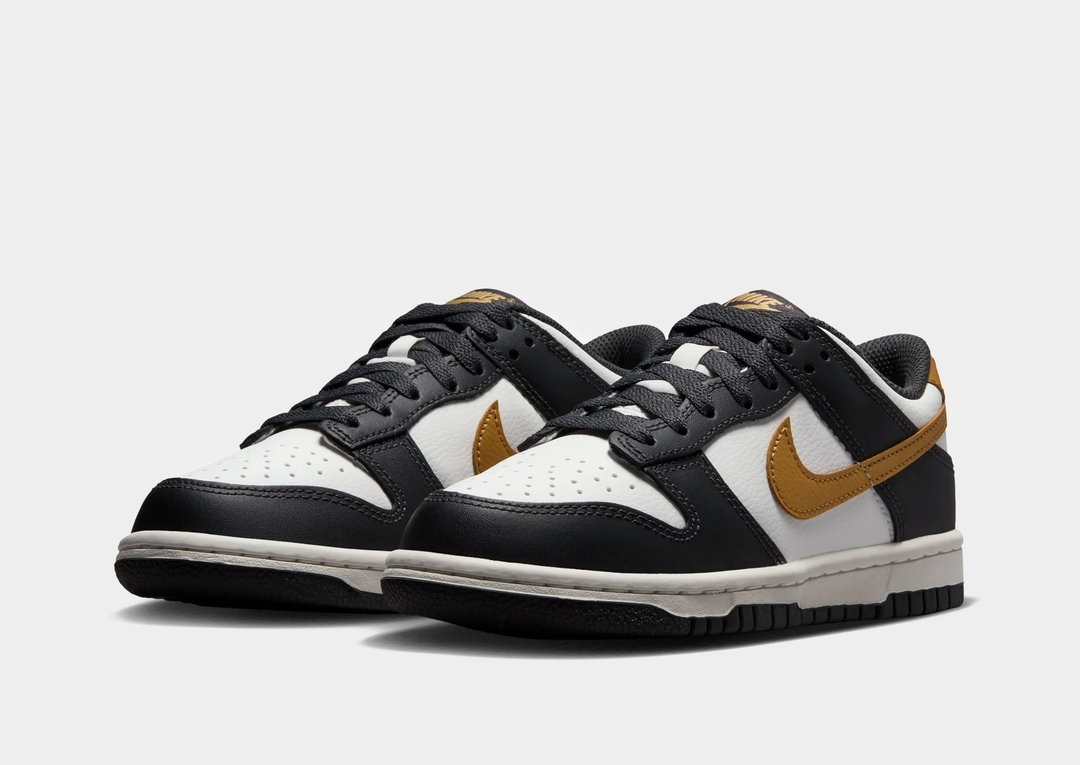 Dunk Low Junior's Heat Release Versatile Wear