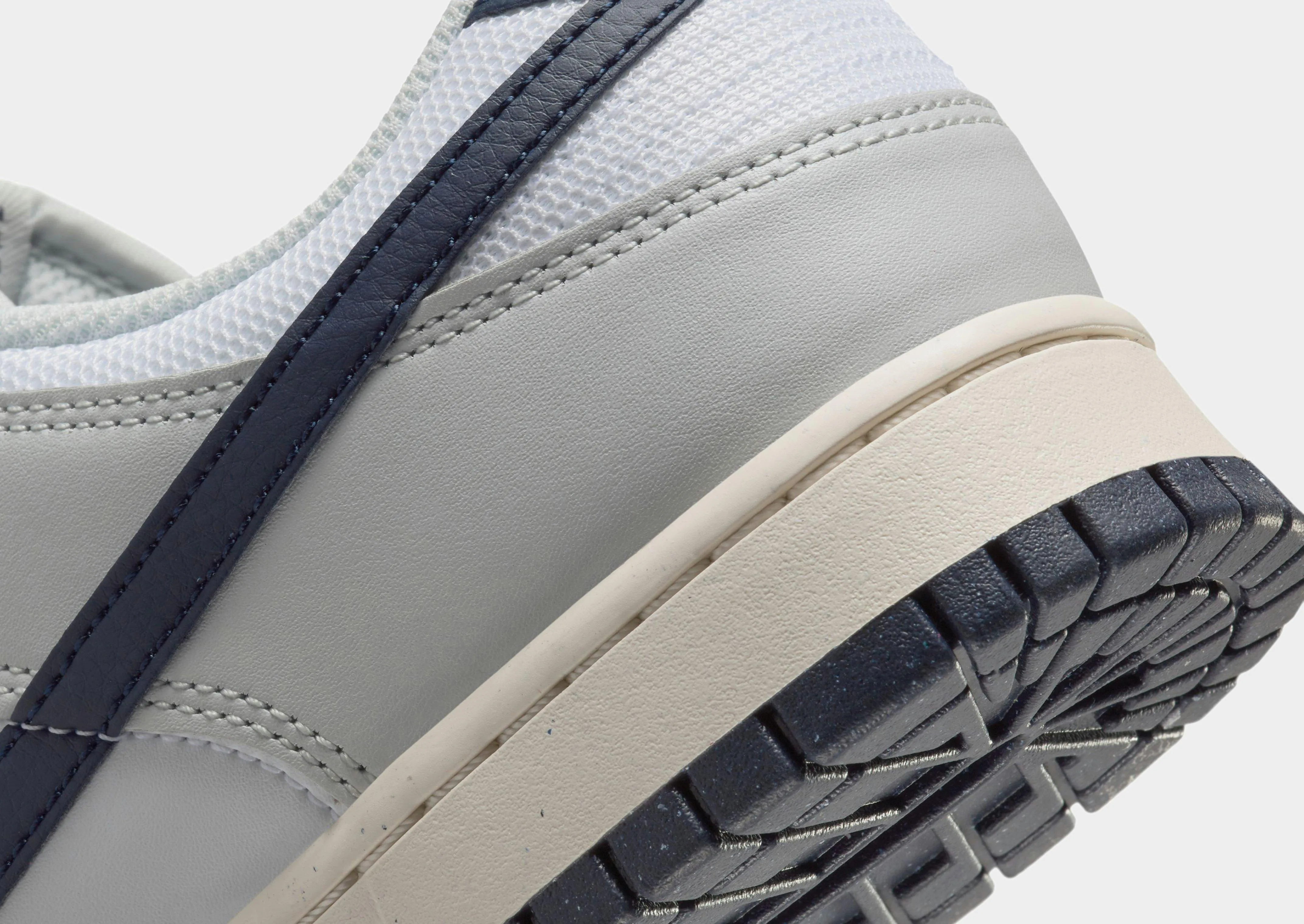 Dunk Low Stable Move