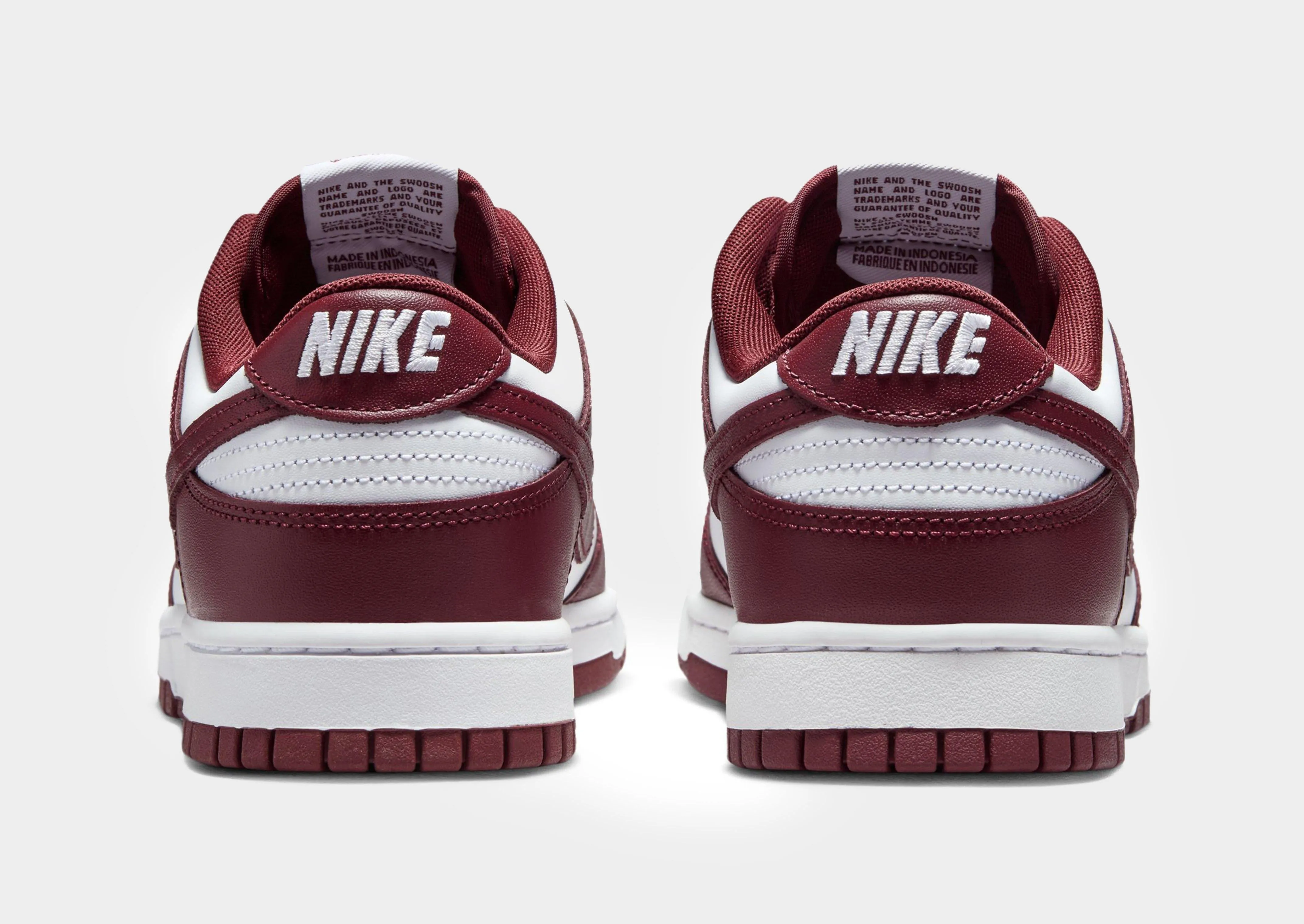 Dunk Low Retro Seamless Upper Construction