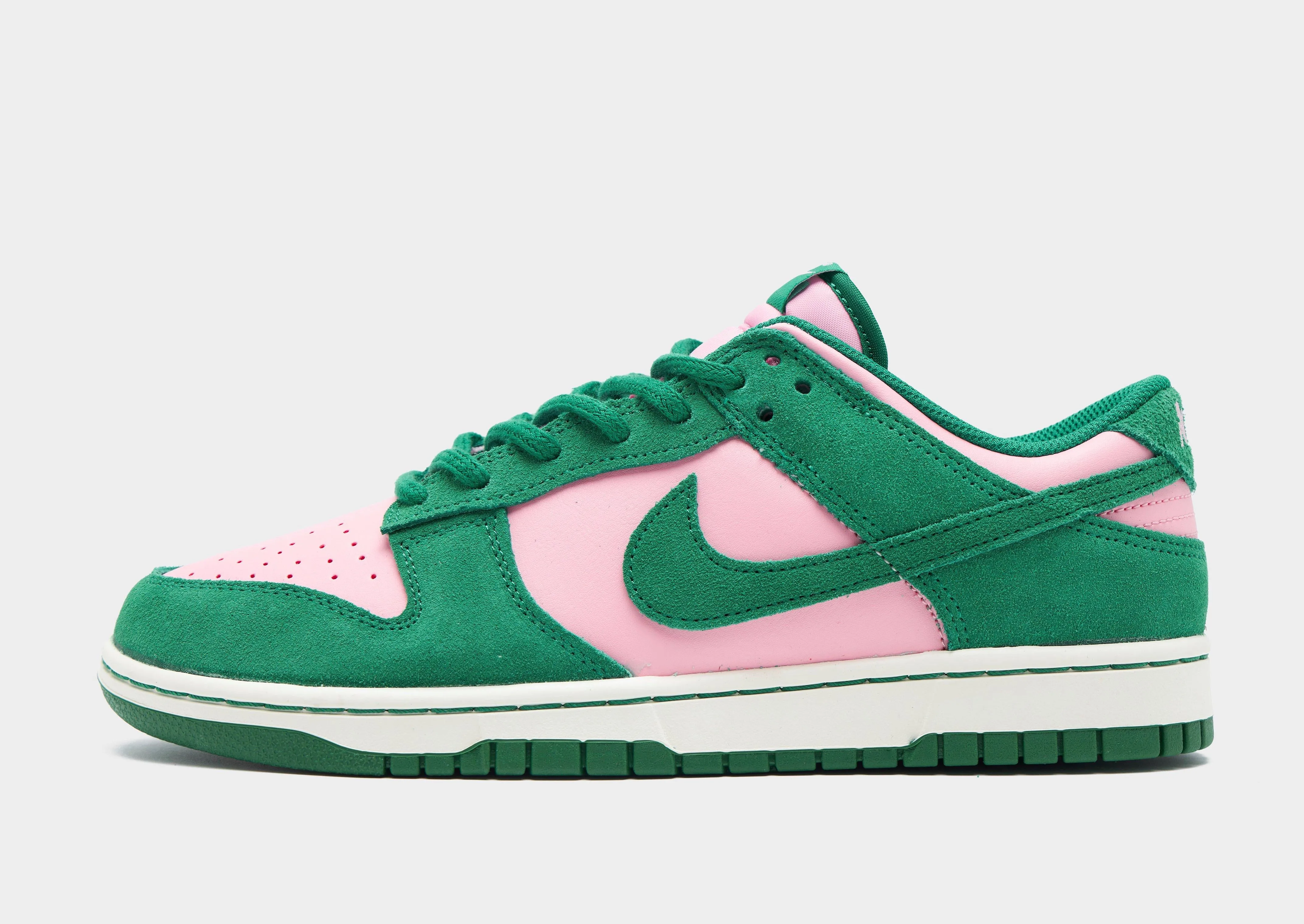 Ultra-soft breathability Dunk Low Retro SE